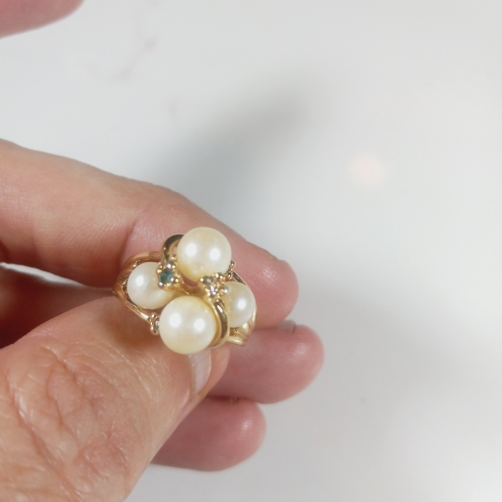 PD Gold Tone Faux Pearl Cluster Ring Size 7 Blue Clear Accent Stones Costume