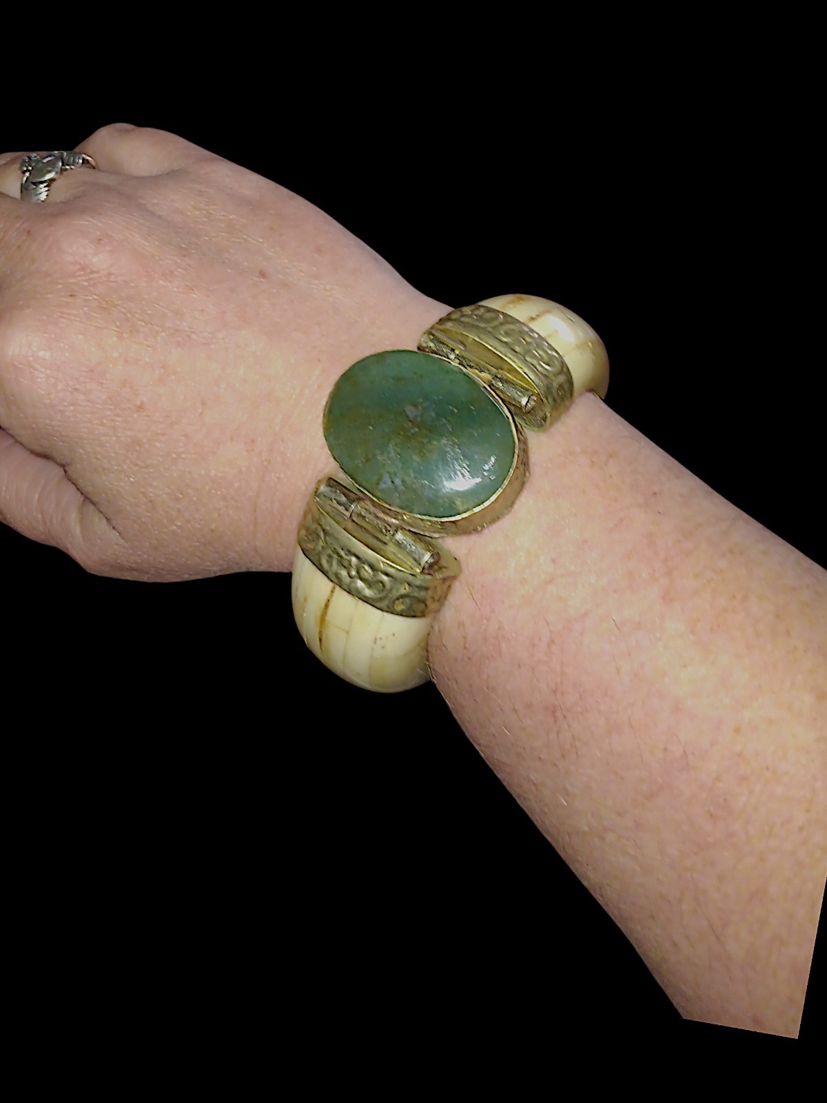 Vintage Water Buffalo Bone Moss Agate Gemstone Silver Tone Hinged Bracelet