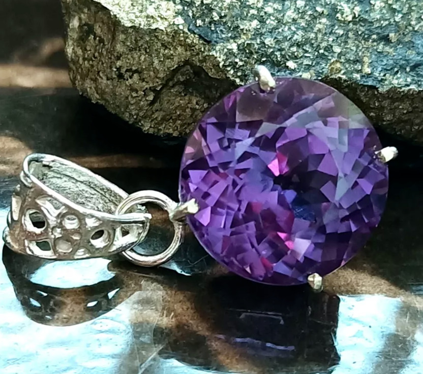 Natural Alexandrite Pendant Bi-Color Gemston,925 Sterling Silver Pendant 32.6 Ct