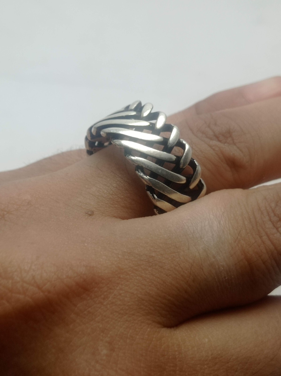 A men’s ring made of 925 silver, size 12 and weighing 10 grams. It is very beaut