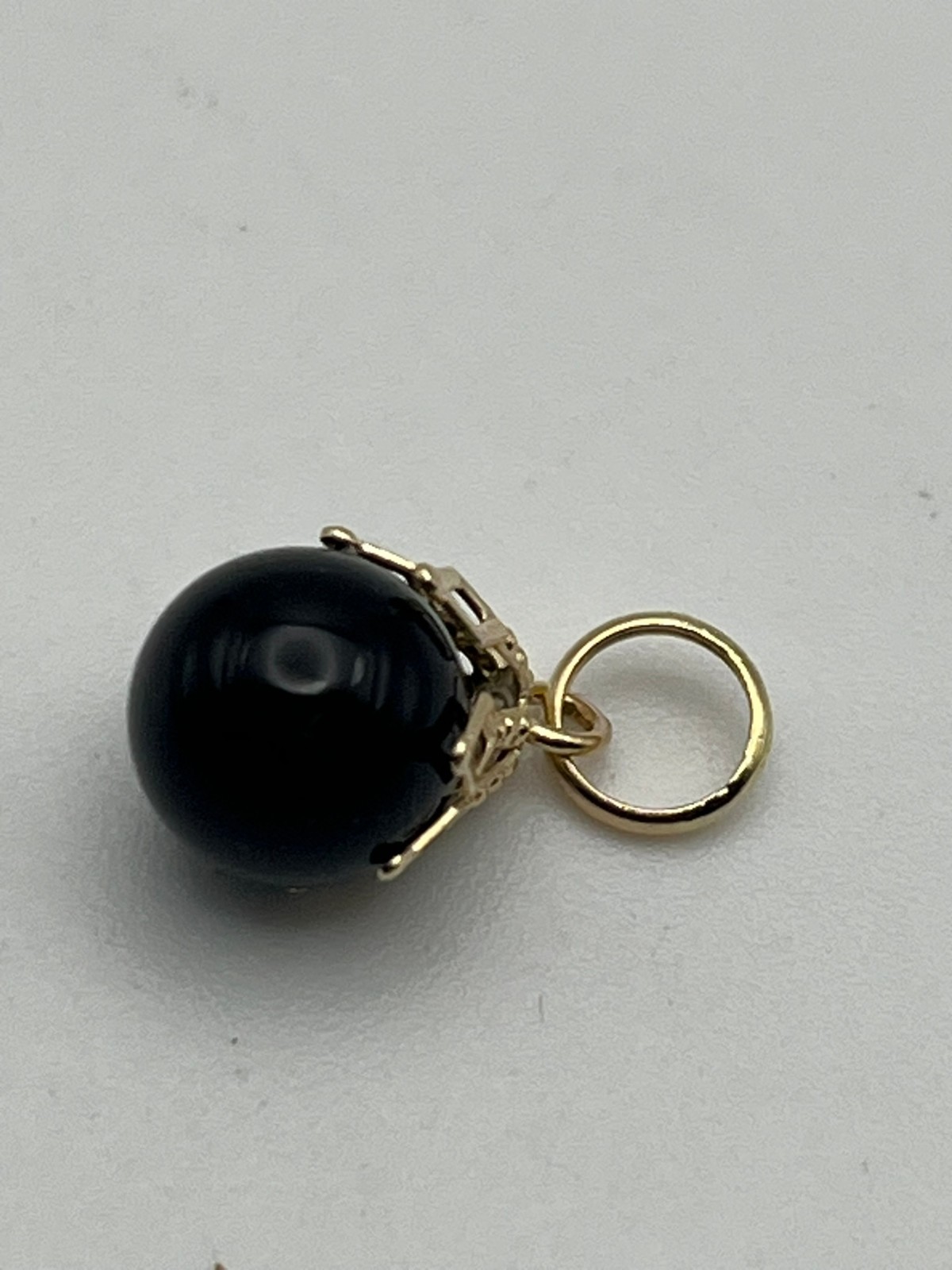 Vintage 14K Solid Yellow Filigree Capped Black Onyx 8.7mm Bead Pendant