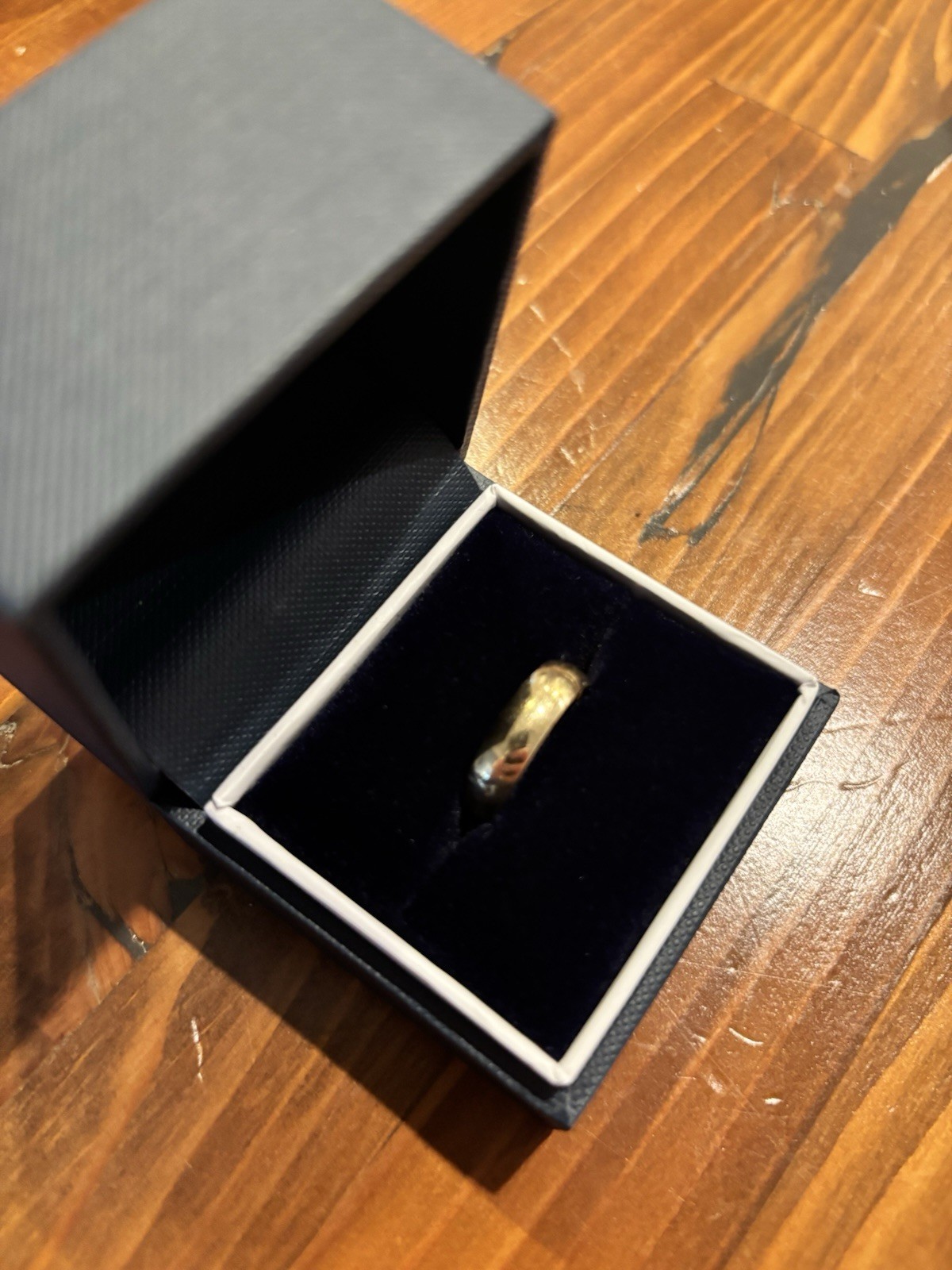 Blue Nile Solid 14kt Yellow Gold 5mm Classic Wedding Band Ring size 8