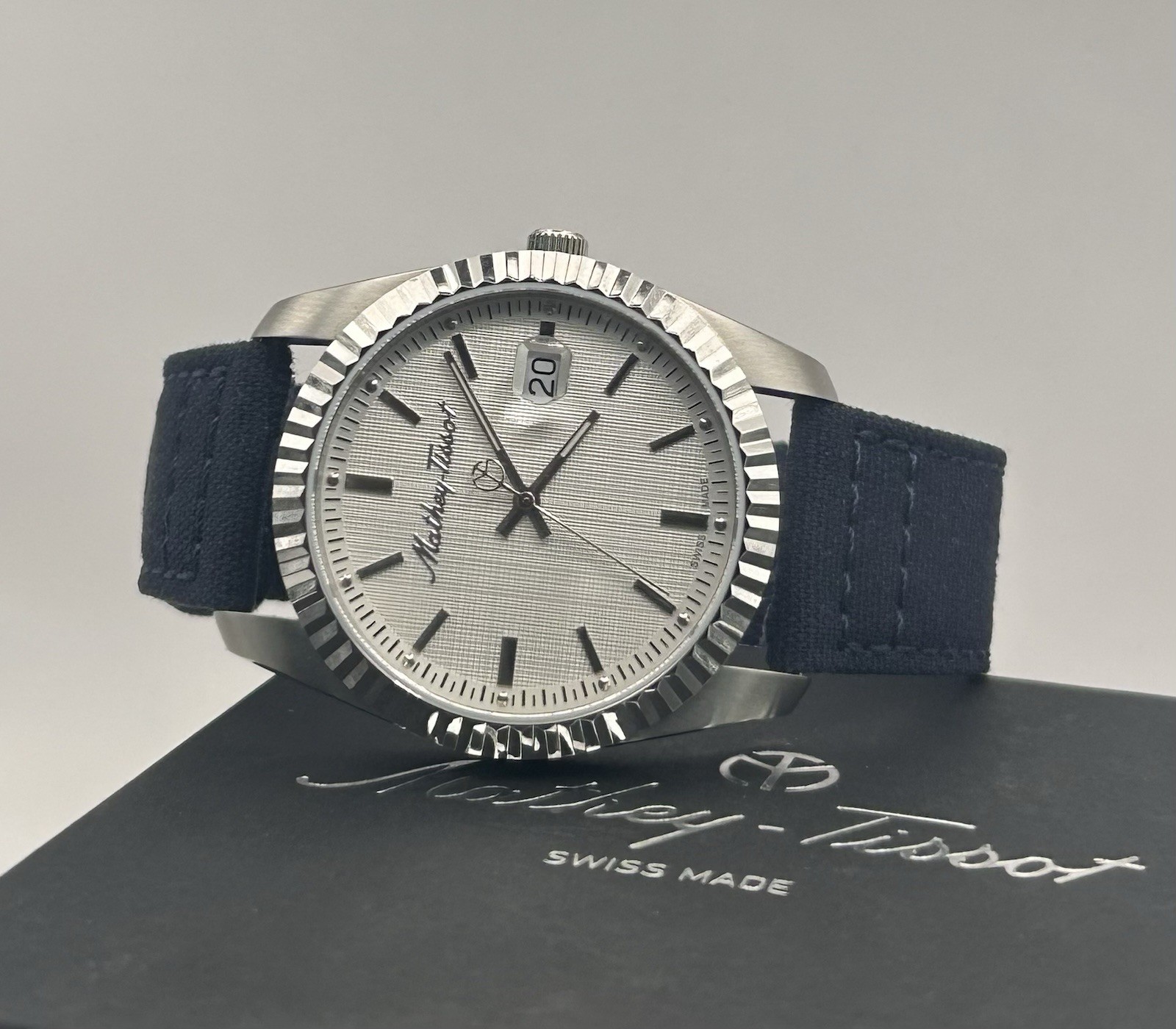 Mathey-Tissot Mathey III Men’s Silver Blue Strap / Bracelet Quartz 40mm Watch