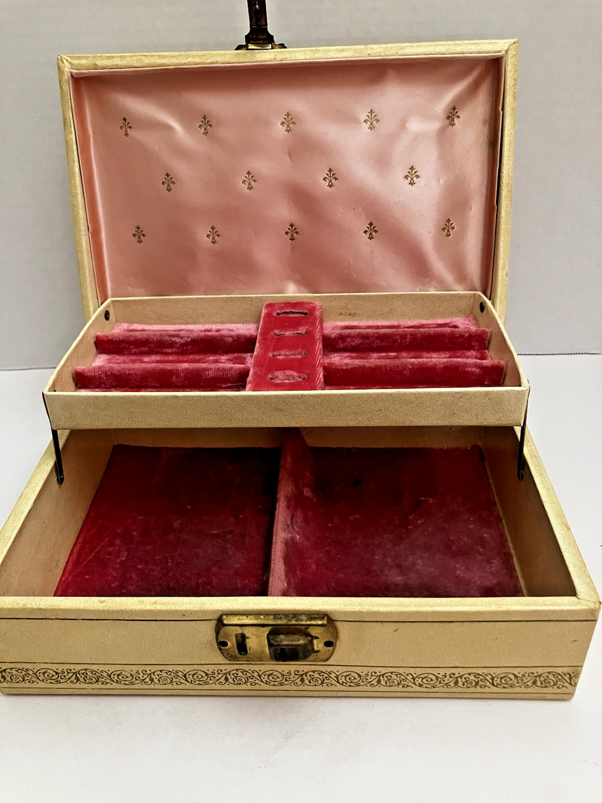 Vintage Jewelry Box Cream & Gold Pink Velvet Interior Flip Lock No Key