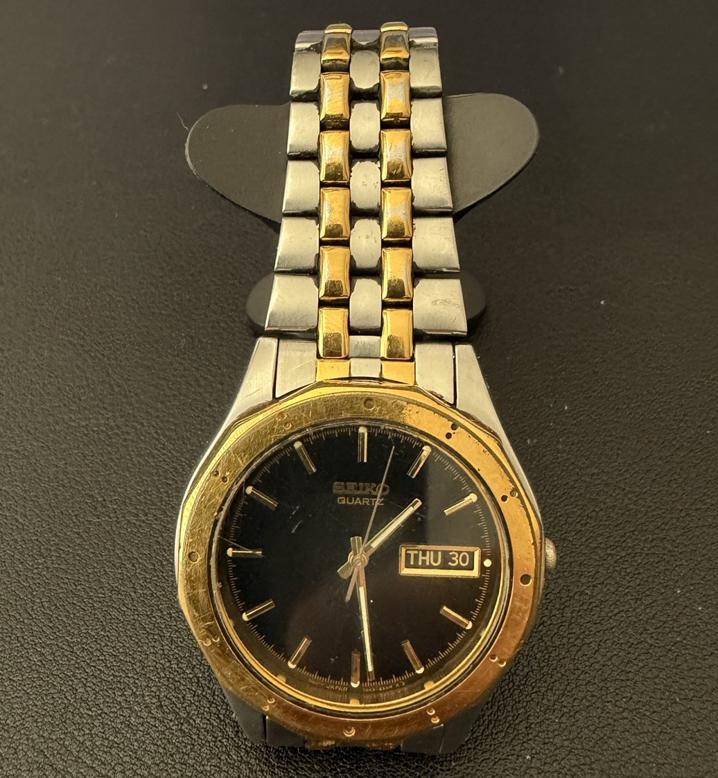 Seiko 7N43-8151 Quartz Watch Vintage 2 Tone, Day/Date Black Dial New Battery