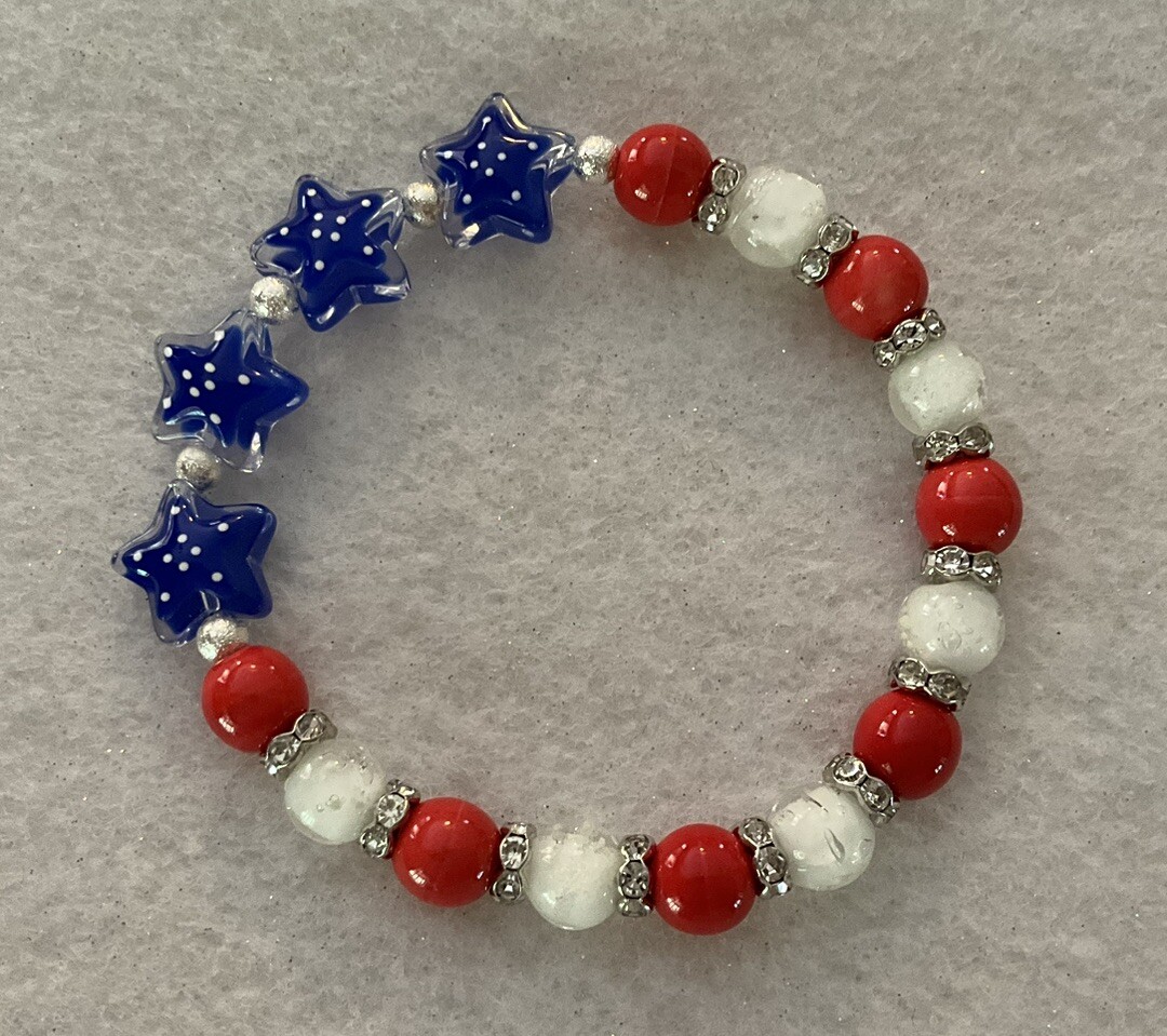 Red White & Blue Stars & Stripes LampWork Beaded Bracelet w/Glow In Dark Beads