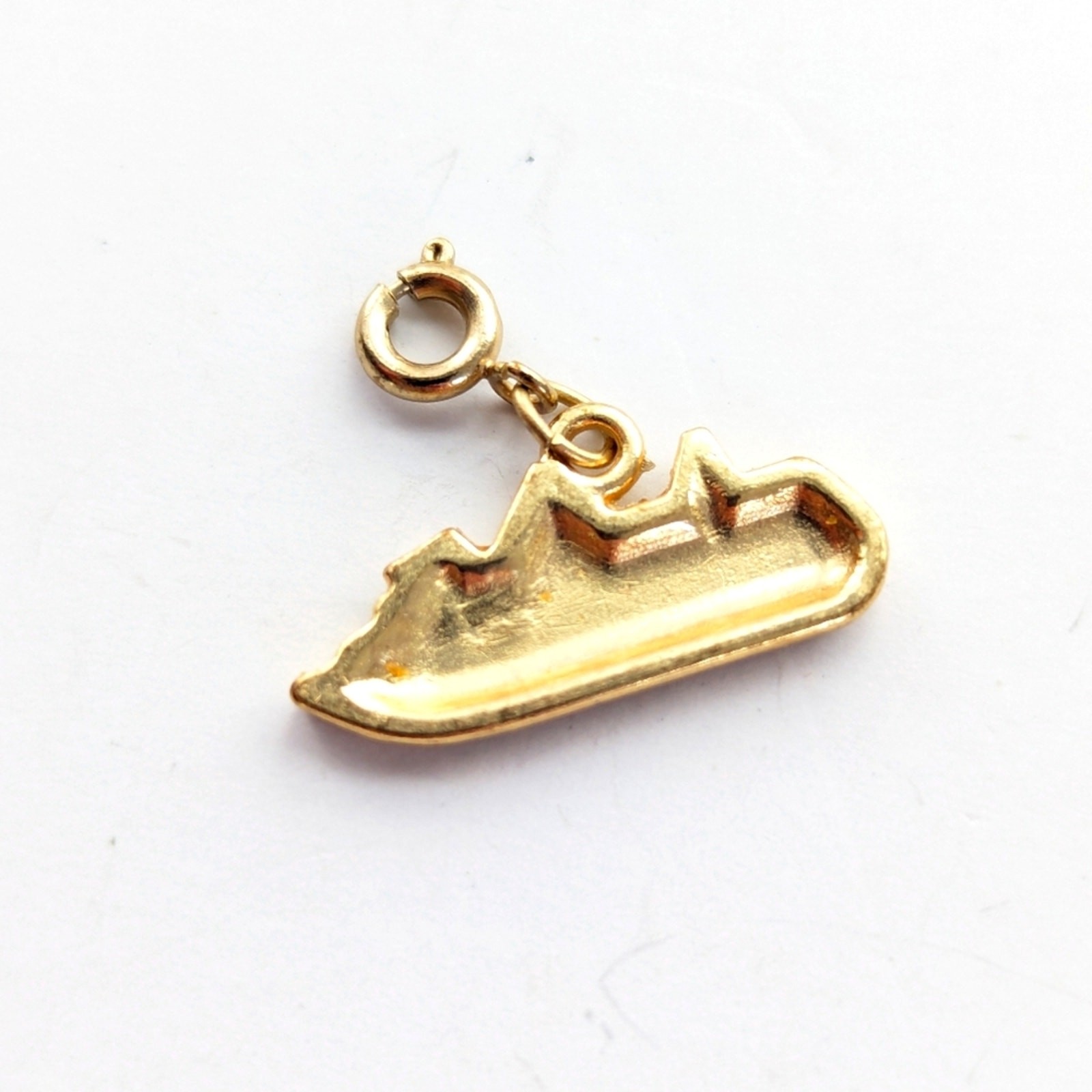 Vintage Estate Rich Gold Tone Cruise Ship Vacation Small Pendant Bracelet Charm