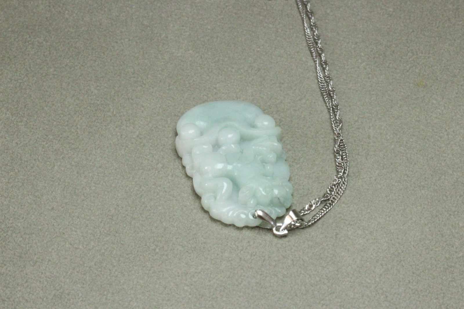 Natural White green A Jadeite jade Hand-Carved dog (Chinese Zodiac) Pendant