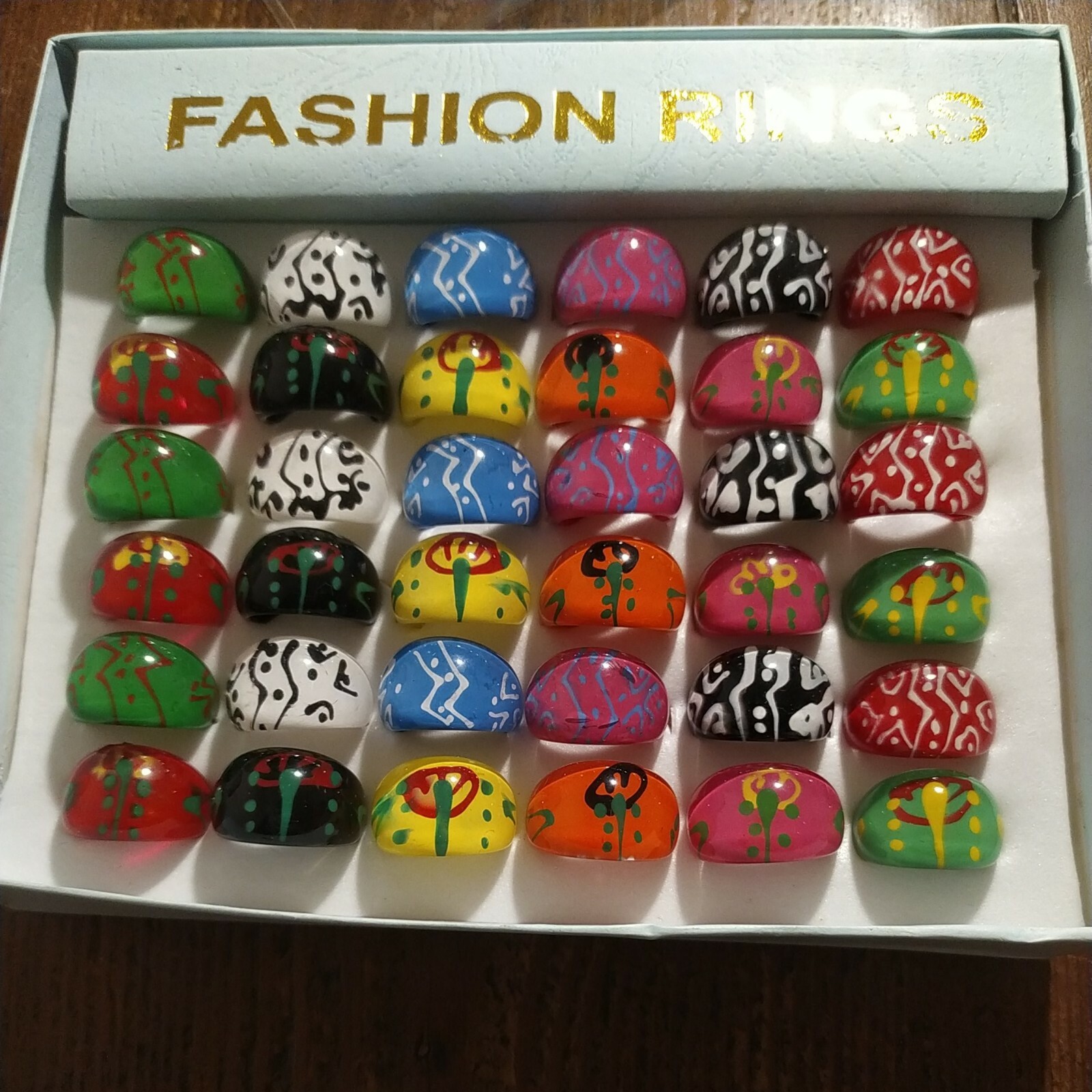 Num.108 – Resin Beach Rings – Super Colorful Pop Art – Various Mixed Sizes