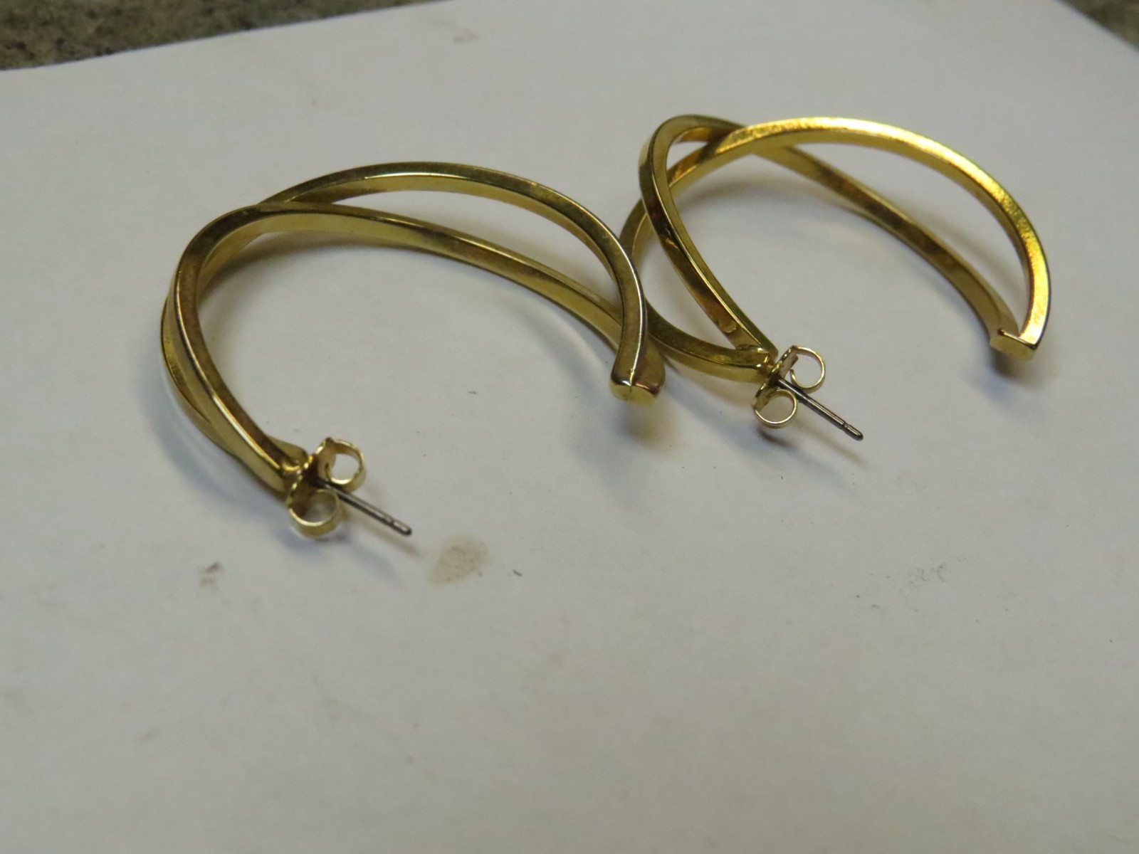 Vintage Gold Tone Metal Intertwined Hoop Dangle Drop Earrings Butterfly Closure