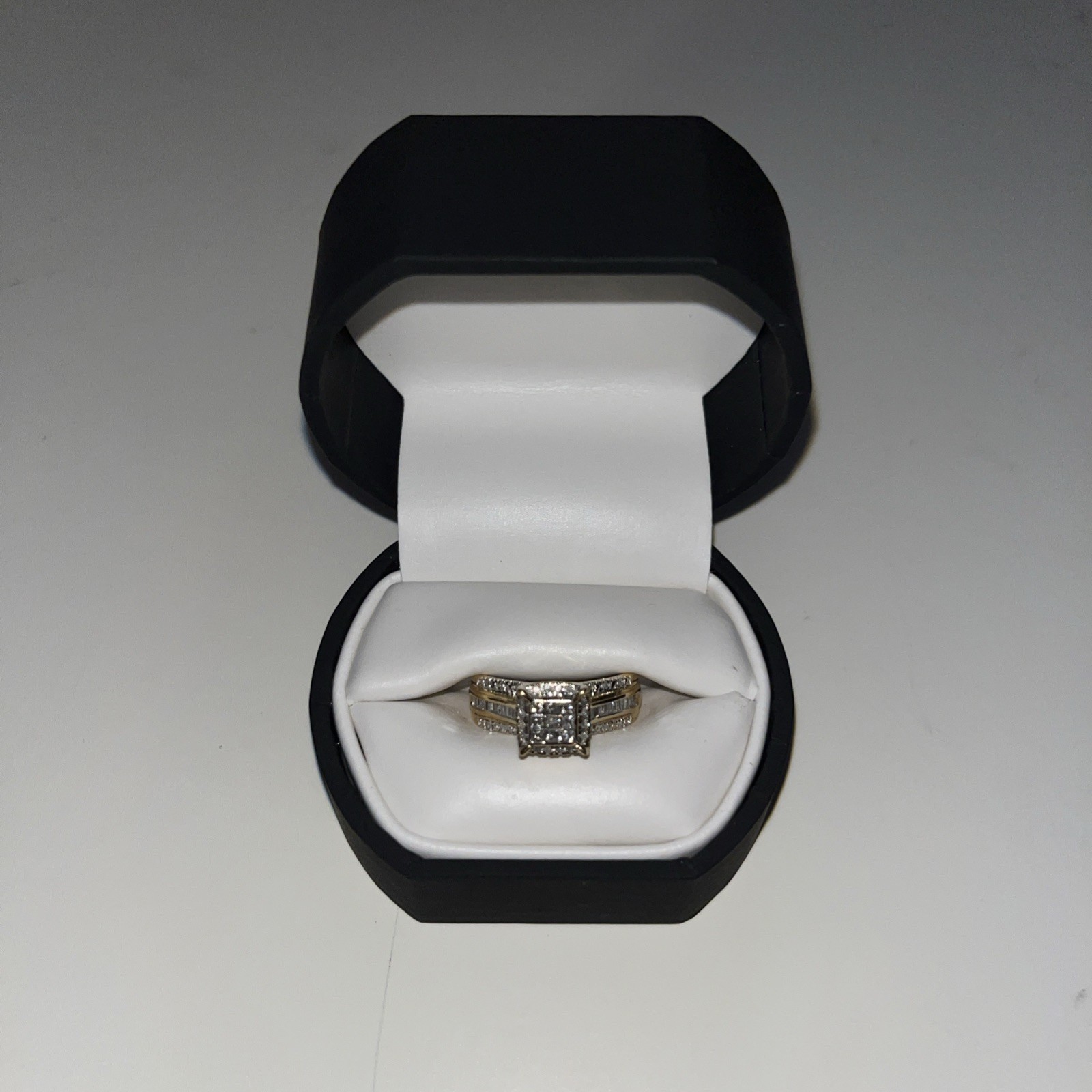 Women’s CT.T.W. 10K Yellow Gold Wedding/Engagement Ring – SIZE 7