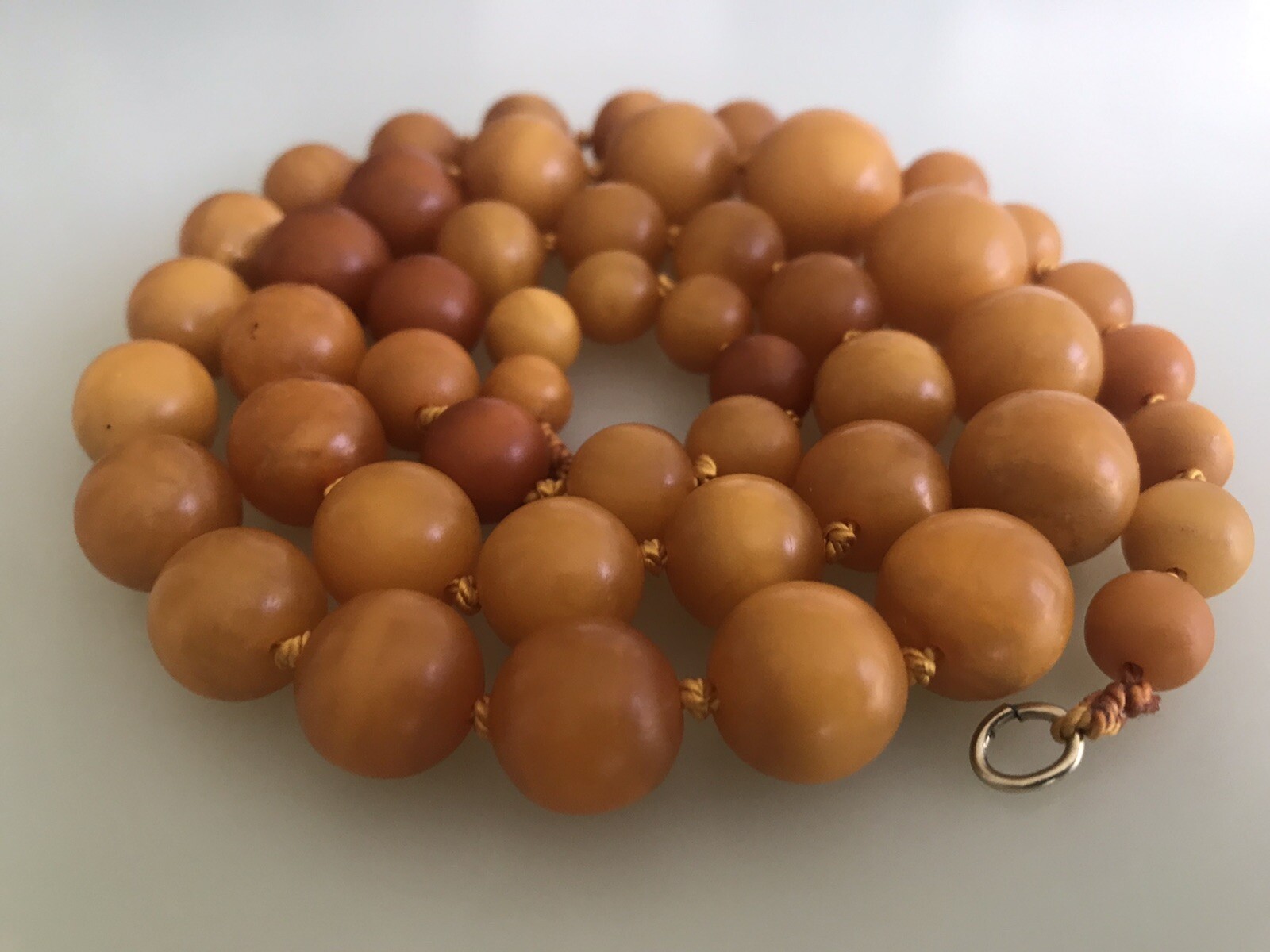 VINTAGE NATURAL BALTIC EGG YOLK BUTTERSCOTCH AMBER NECKLACE BEAUTIFUL SPHERE 55g