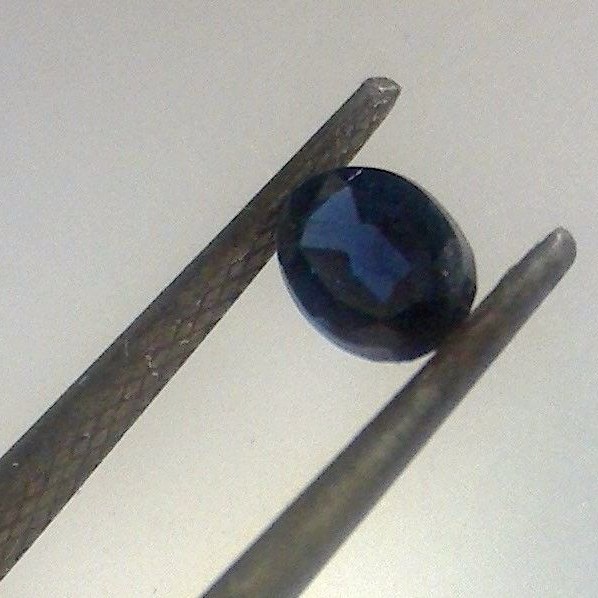 Round oval sapphire 0.46 cts