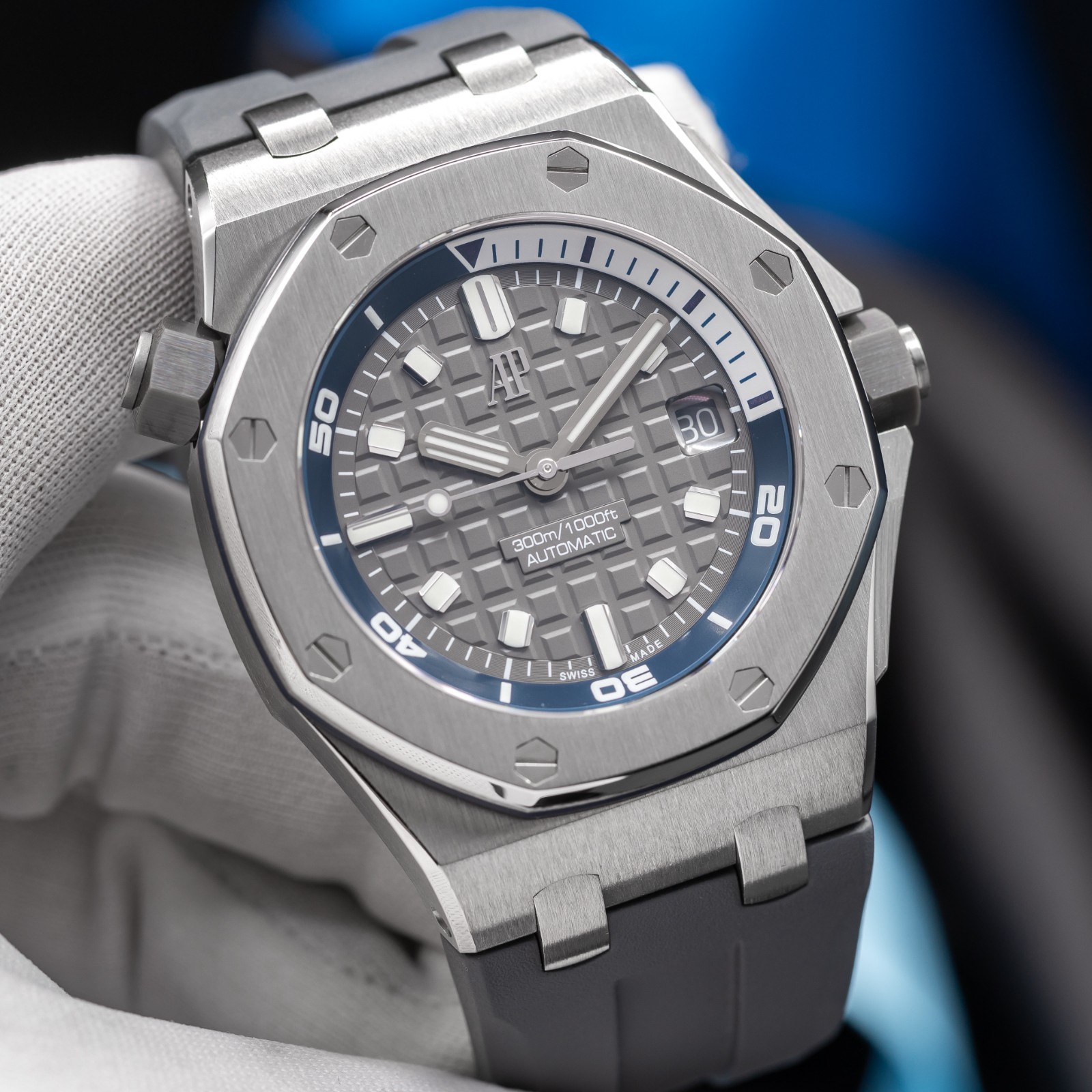 Audemars Piguet Royal Oak Offshore Grey Diver 15720ST Full Set with 2 Straps