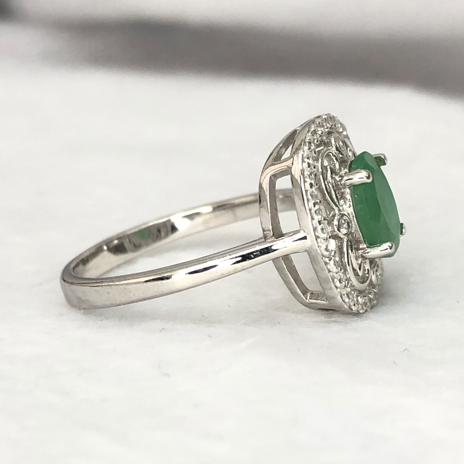 Natural Emerald Gemstone 925 Sterling Silver Ring Oval Top Rich Green 6.5