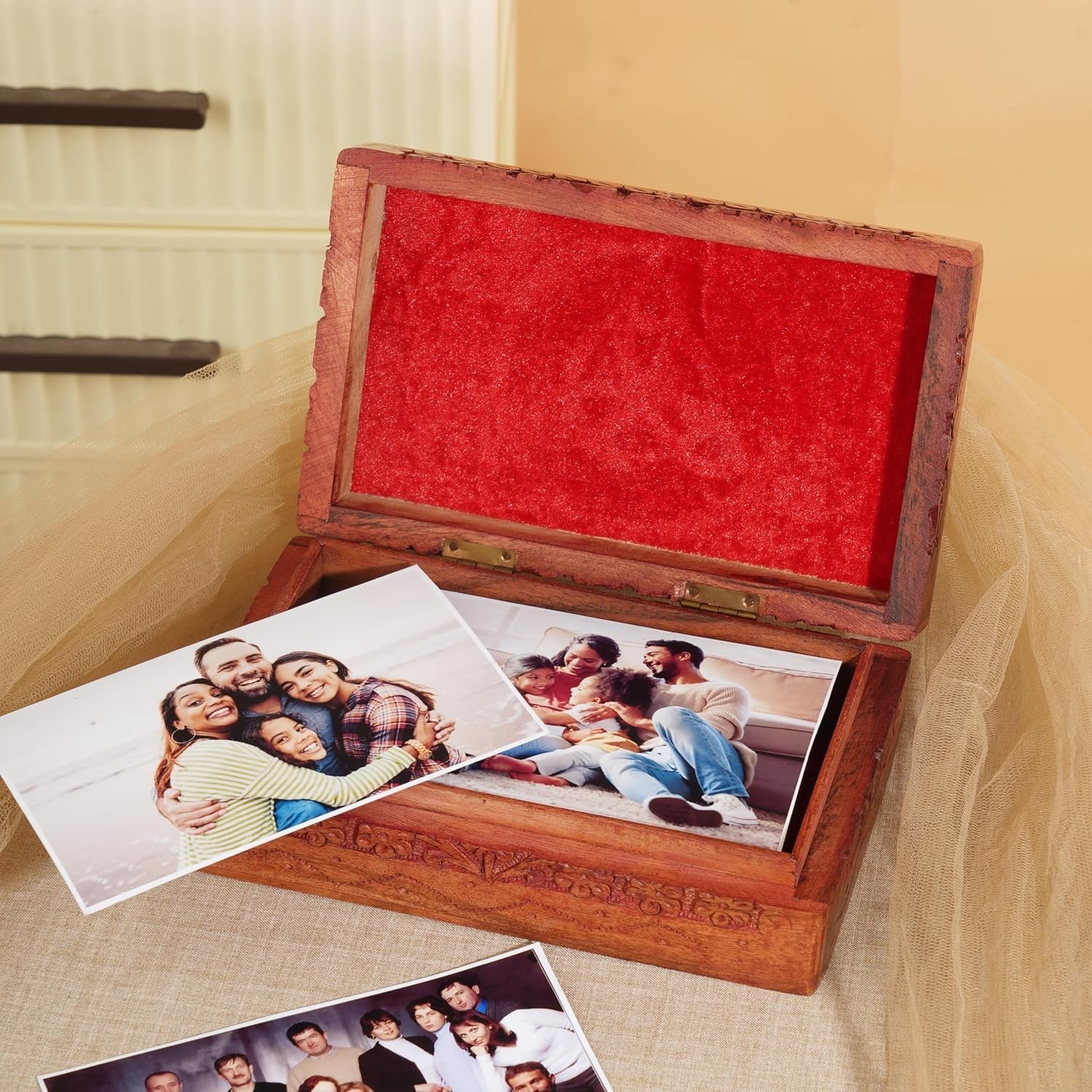 Portable Rosewood Keepsake Chest with Intricate Celtic Design – Ideal for Travel