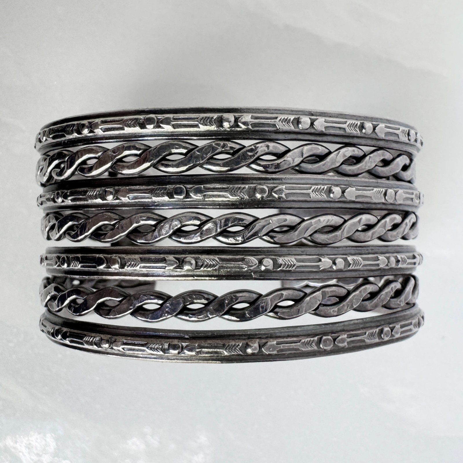 Sterling Silver Fred Harvey Era Wide Cuff Bracelet w/ Arrow & Dot Design Sz 6.5