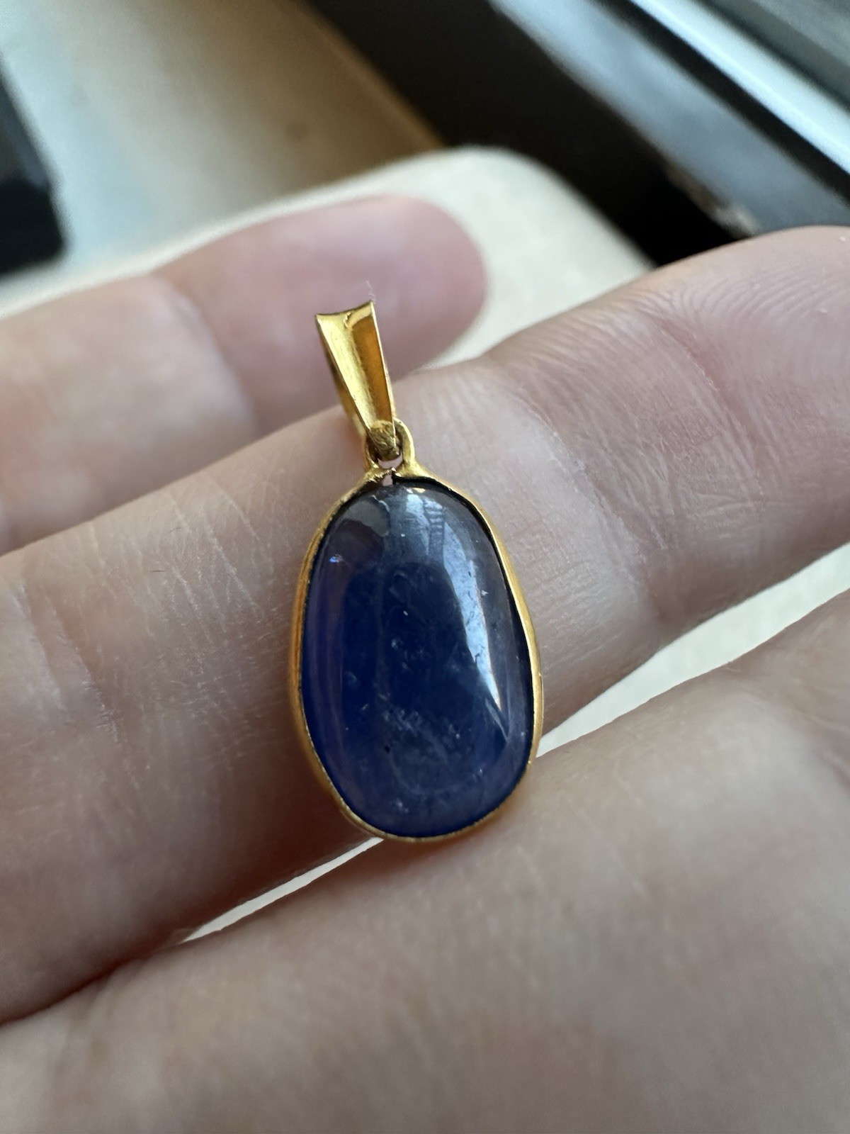 19K Yellow Gold Natural Mogok Sapphire Cabochon Pendant