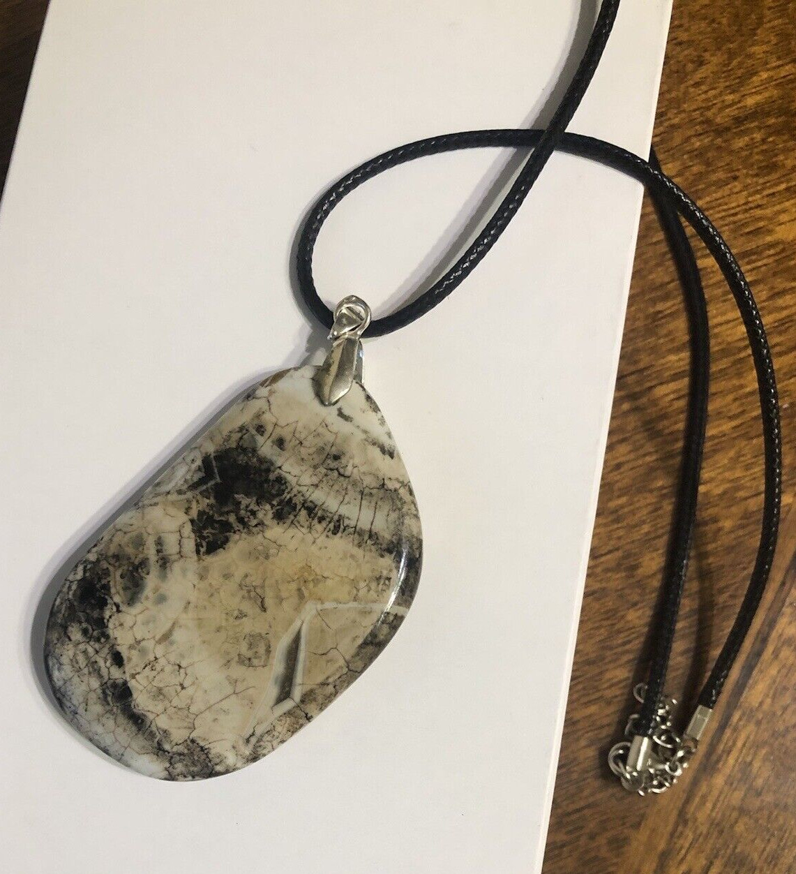 TALISMAN OF HOWLITE GORGEOUS PENDANT NECKLACE/FREE GIFT BOX