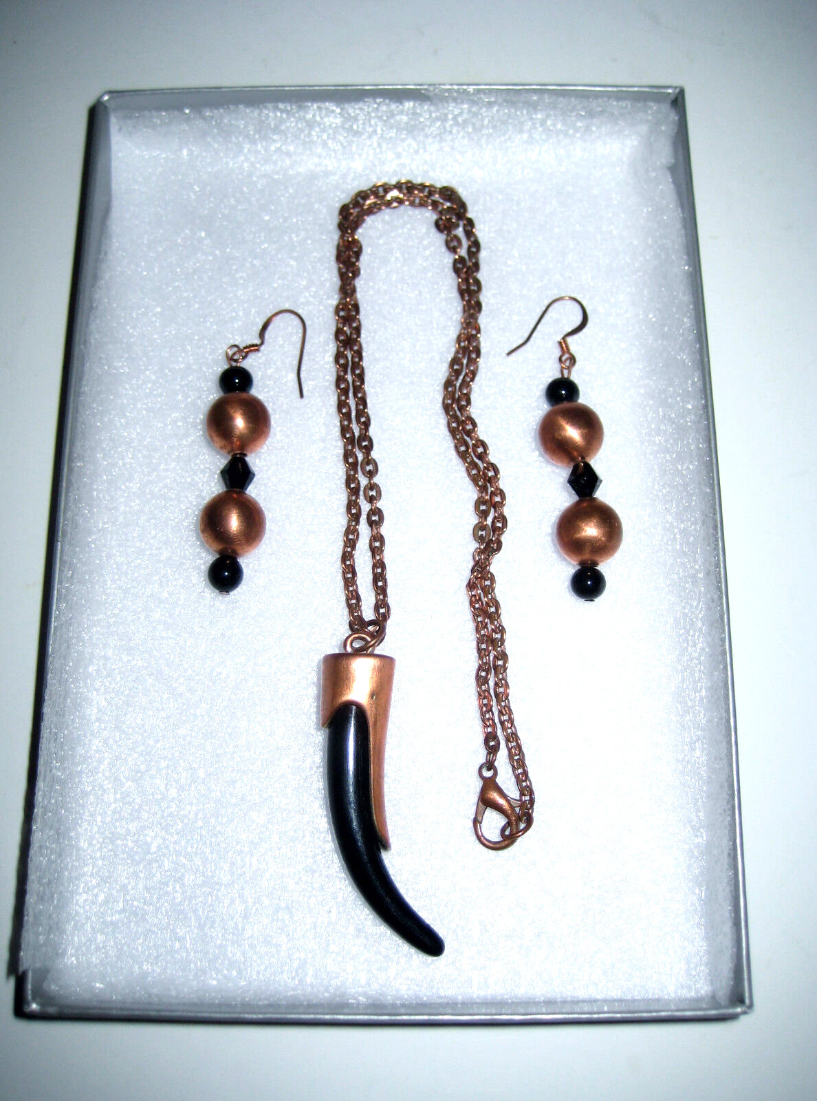Necklace Resin Claw Pendant Matching Earrings Handcrafted 18 Inch Copper Alloy