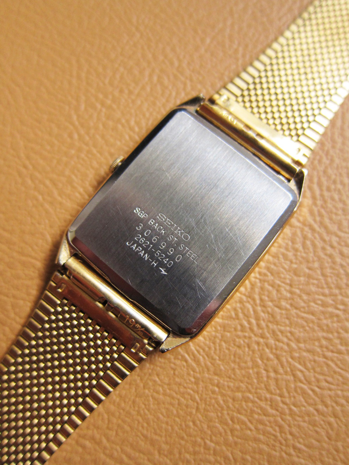 SEIKO 2621-5240 Chariot Gold-Plated Men’s Quartz Watch (MADE IN JAPAN)