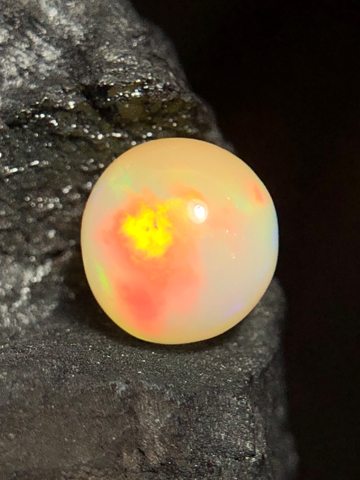 Natural White Ethiopian Opal Sphere , 6.20 MM 0.95 Ct Rainbow Fire Opal Ball