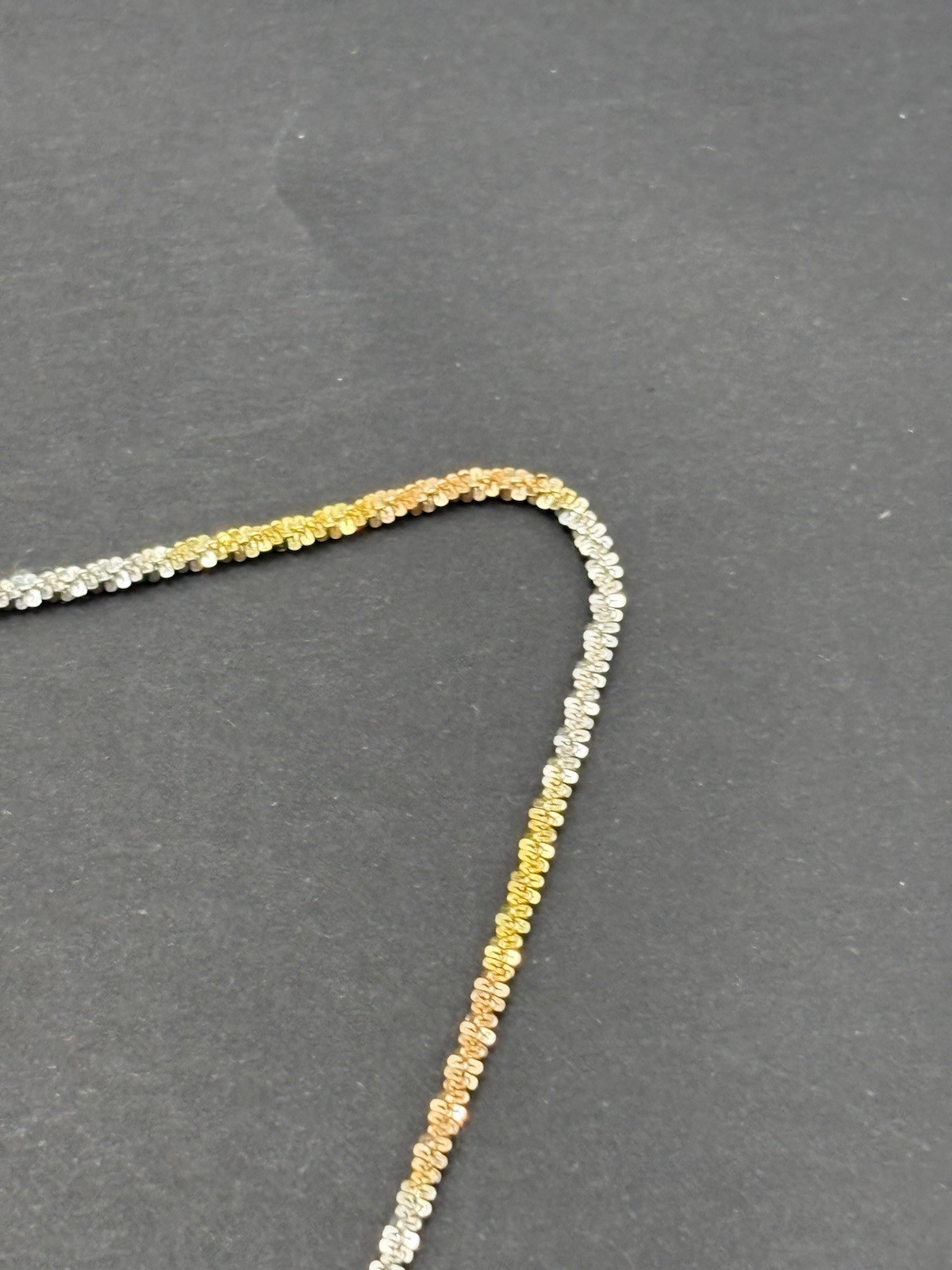 EUC 18″ Sterling Silver Tri Color Sparkle Chain 3.9 Grams G22