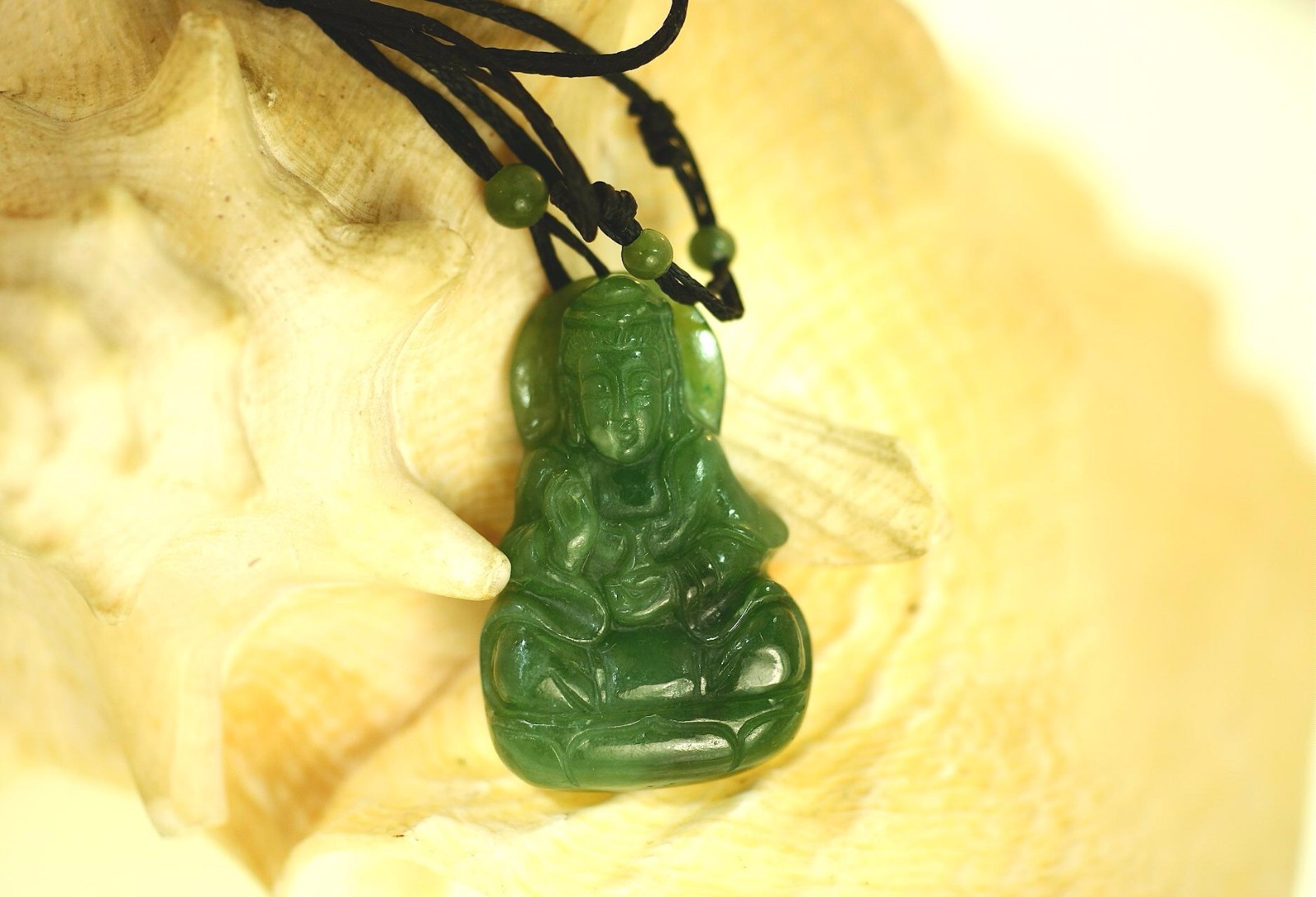 25.5MM MASTER-CARVED CHINESE GUANYIN GODDESS OF MERCY NEPHRITE JADE NECKLACE #1