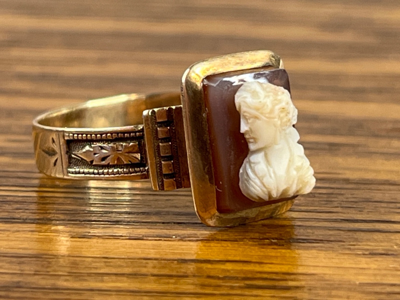 1880s Victorian 14k Gold 3.22g Antique Shell Cameo Etruscan Ring Size 9.5 RARE