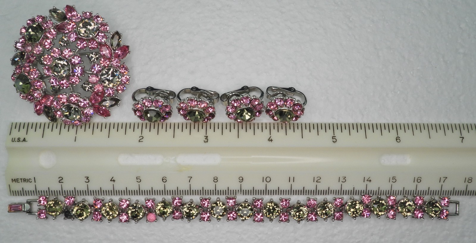 Crown TRIFARI Early 1960s Pink & Gray RS Flower Brooch, Bracelet, Earrings Set