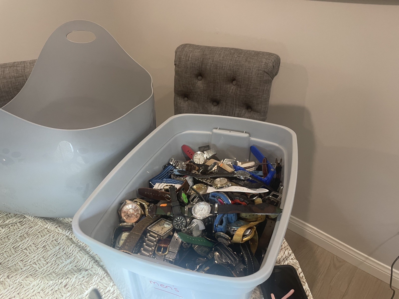 Lot of watches, parts, repair, art, some may only need a battery and/or a band