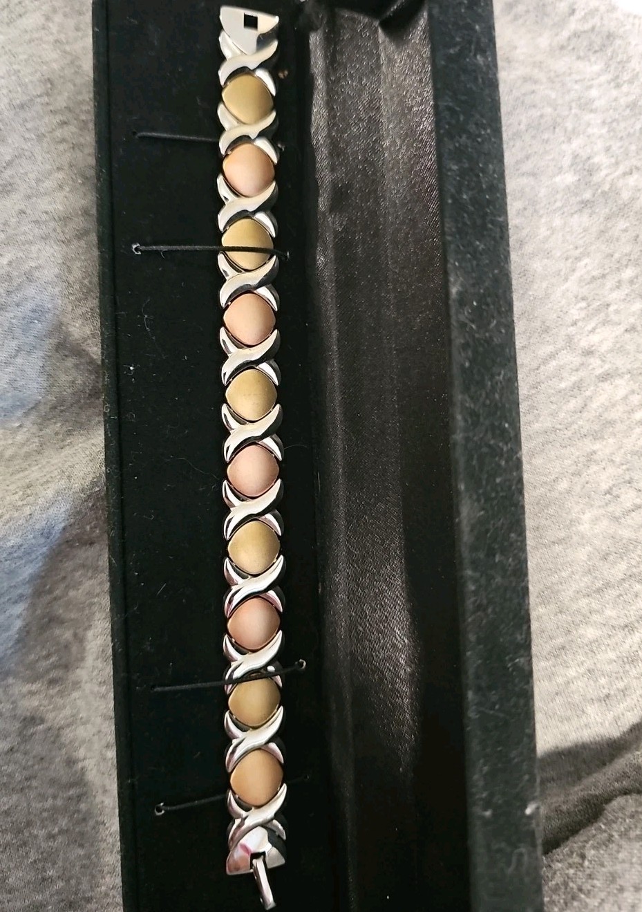 X’s & O’S Pattern Braclet for Women 3 Tone Gold Silver New