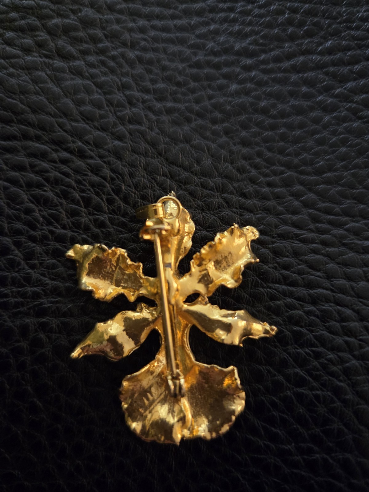 VINTAGE L’ORIENT OF SINGAPORE ORCHID GF BROOCH/PENDANT 22 K GOLD PLATED
