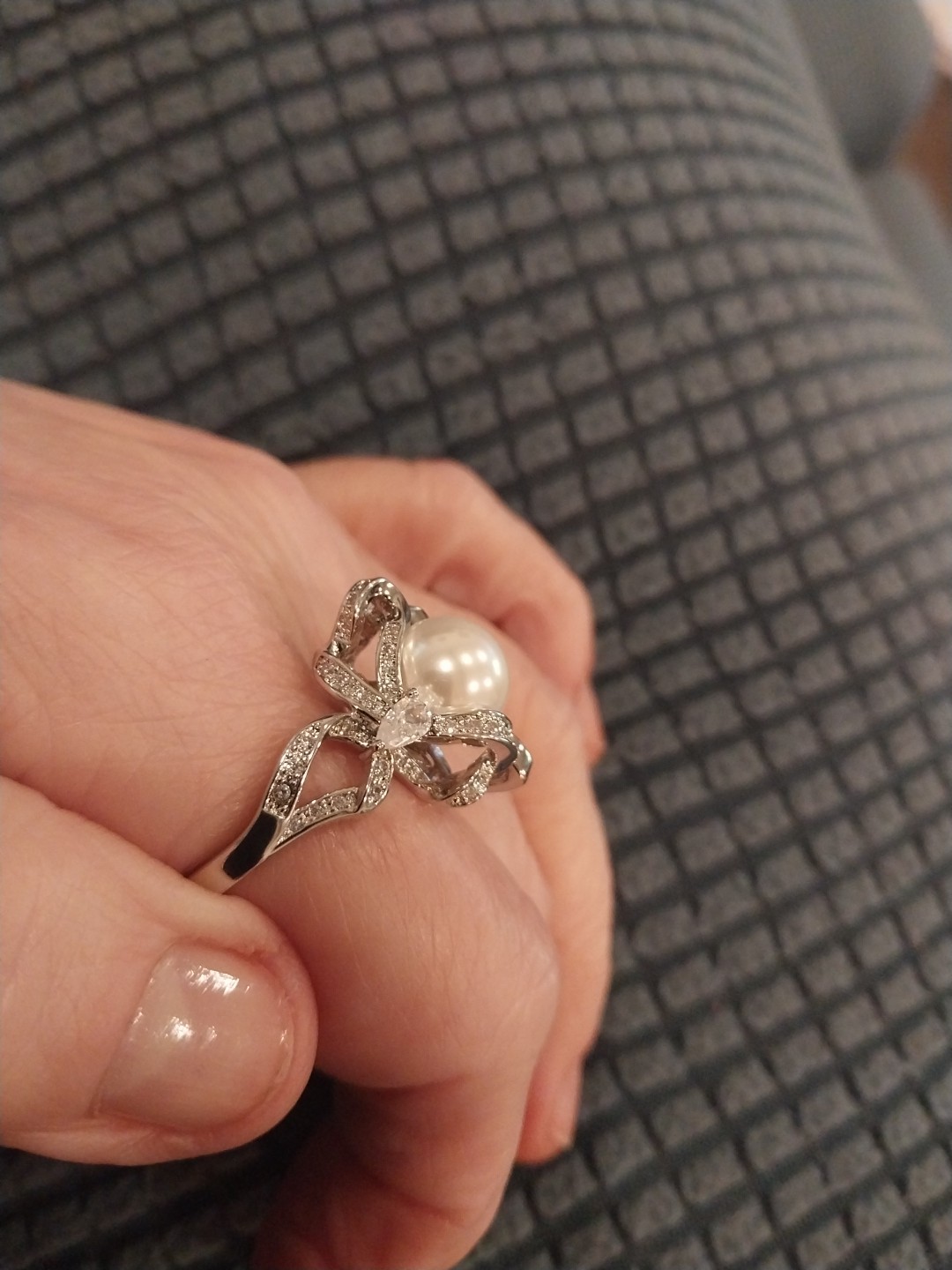 White Shell Pearl, Simulated Diamond Ring in Silvertone (Size 9.0) 1.10 ctw