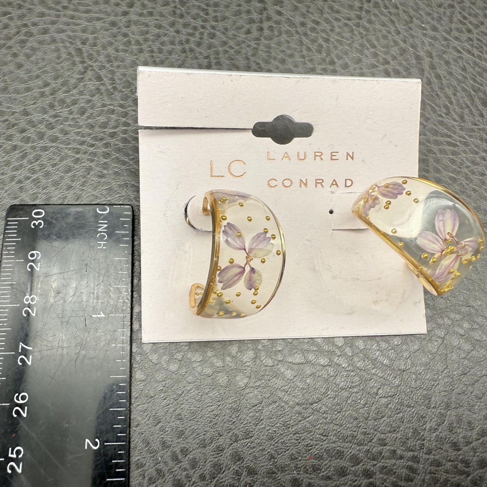 Lauren Conrad Earrings Wide Resin Flower Hoop Purple Gold Tone Petal Accents 1″