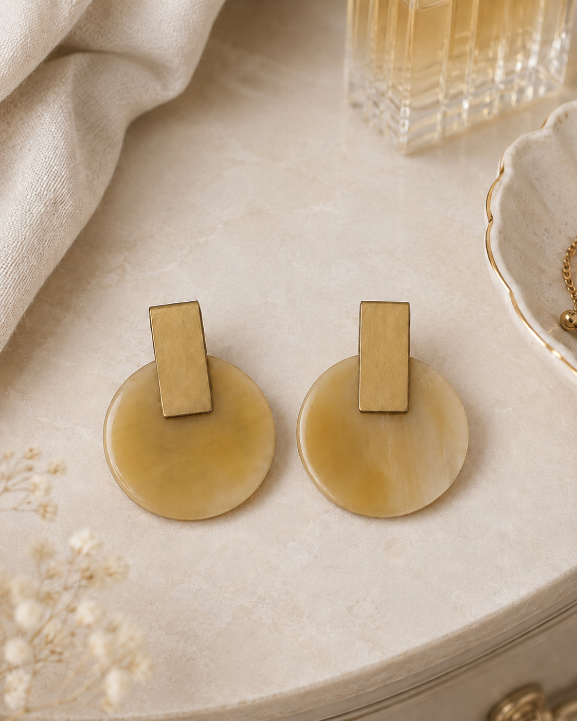 Round Statement Earrings Gold Tone Caramel Disc Geometric Dangle 2.75″