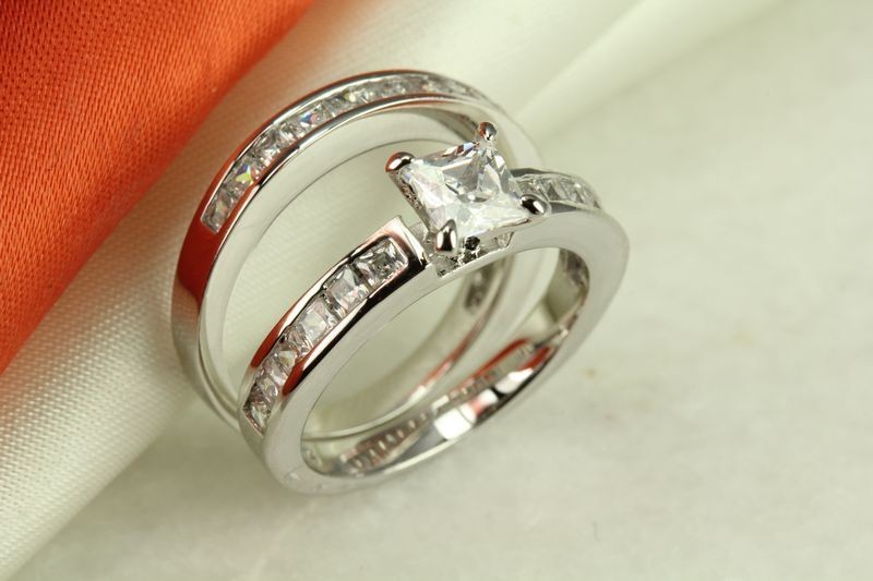 LADIES 2C STERLING SILVER 925 PRINCESS CUT BRIDAL ENGAGEMENT WEDDING 2 RING SET