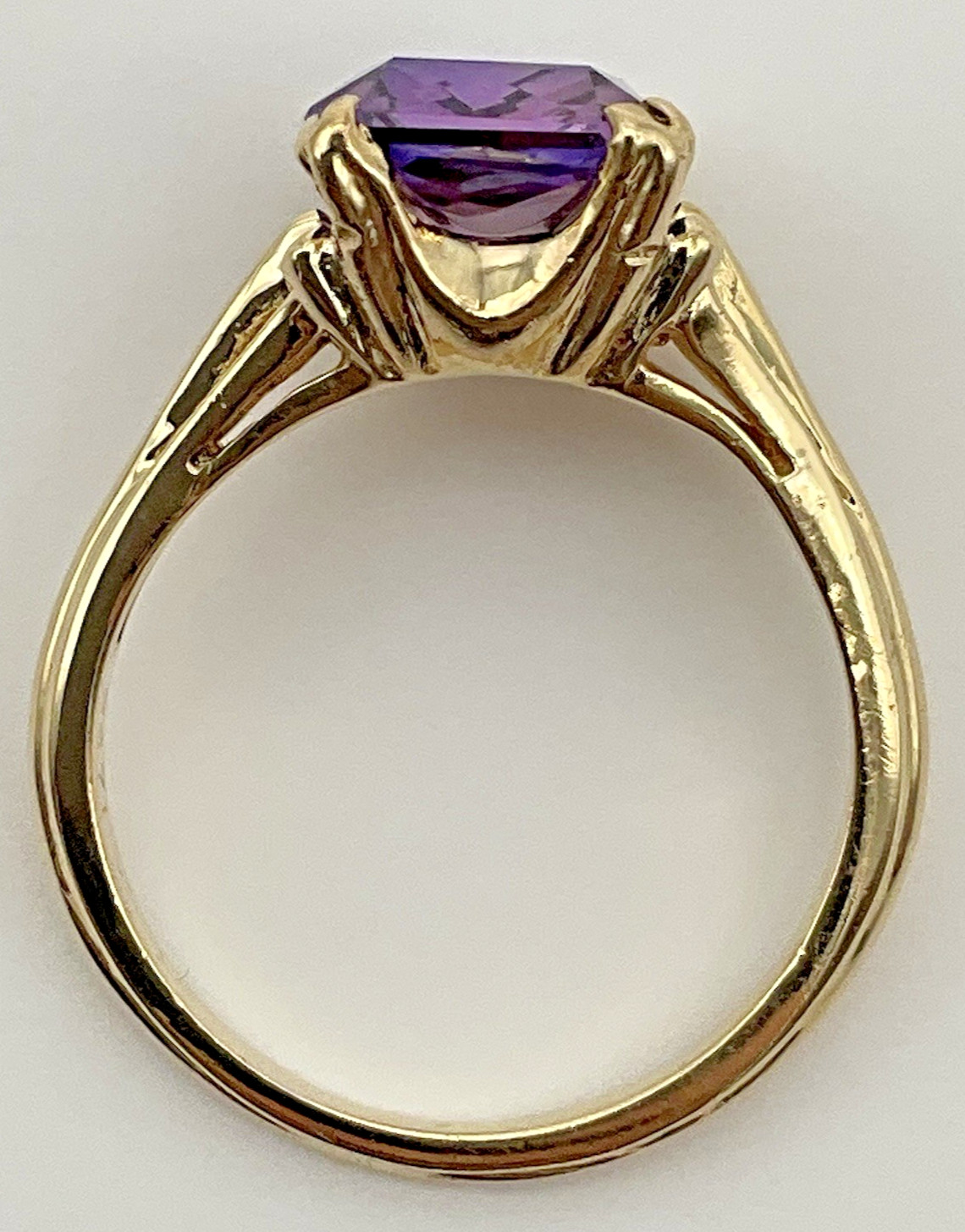 14k Yellow Gold 1.83ct Emerald Cut Amethyst Ladies Ring
