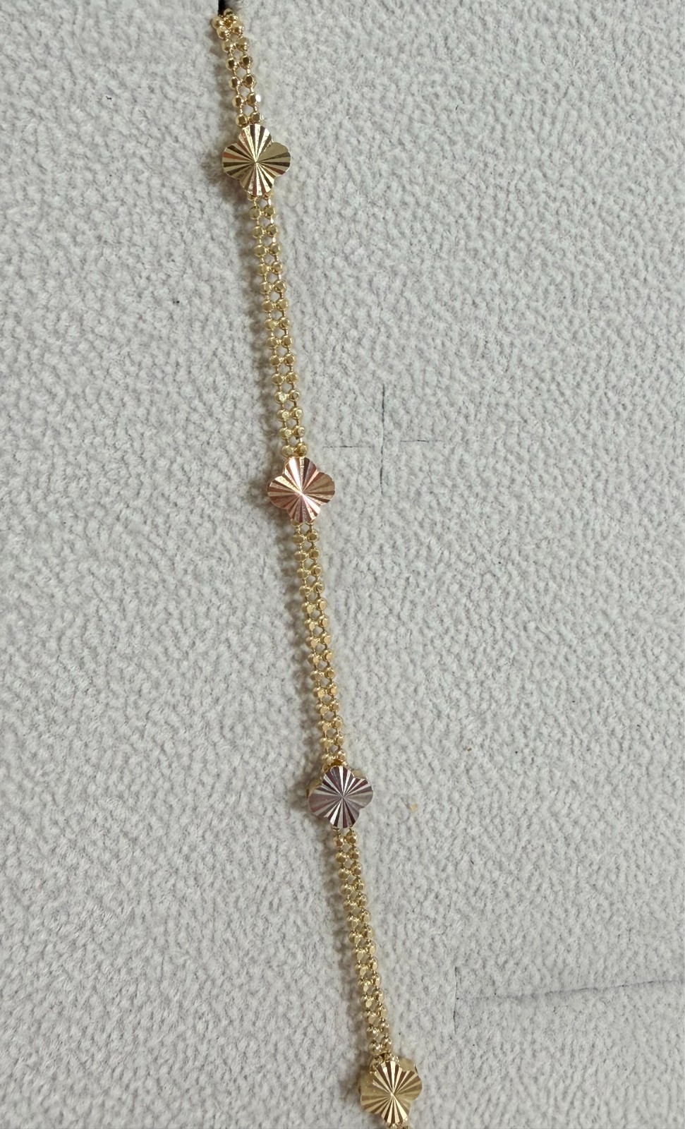 Women’s 14k tri-color gold station necklace w/ clover floral design 18-20″ 9.3g