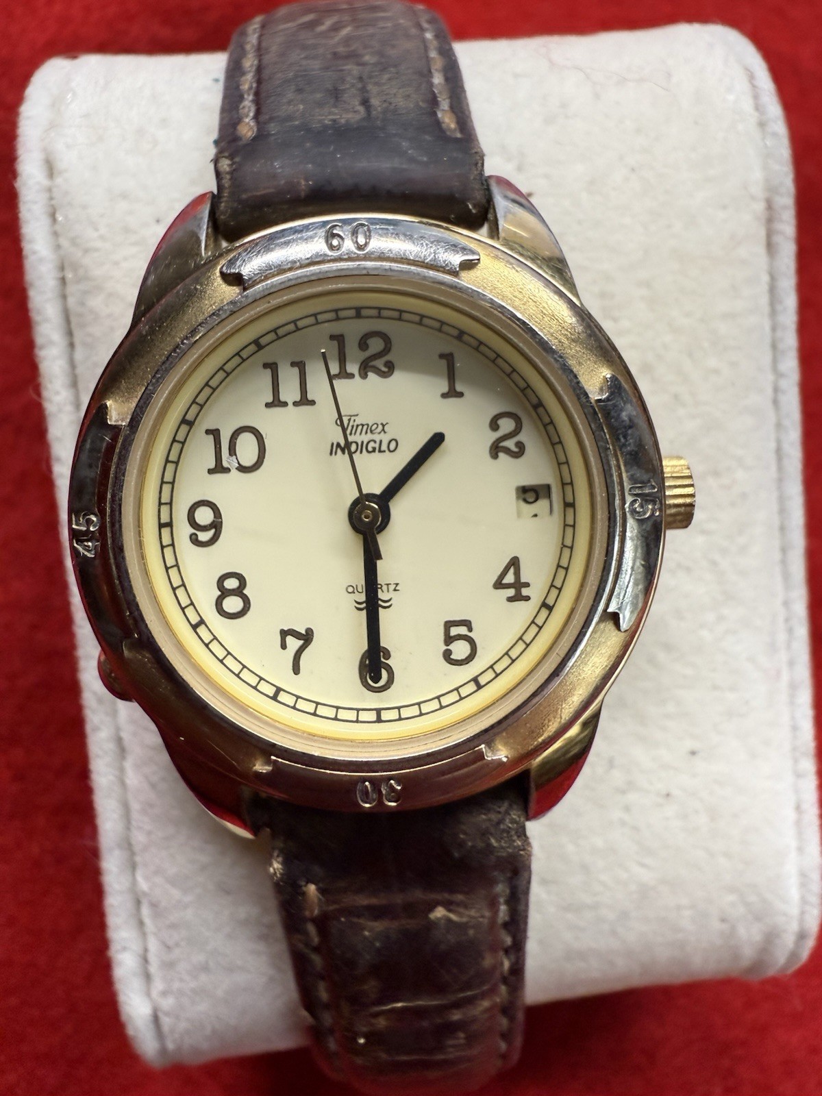 Women Vintage Timex Watch Easy Reader Indiglo Brown Band Gold Case Beige Face