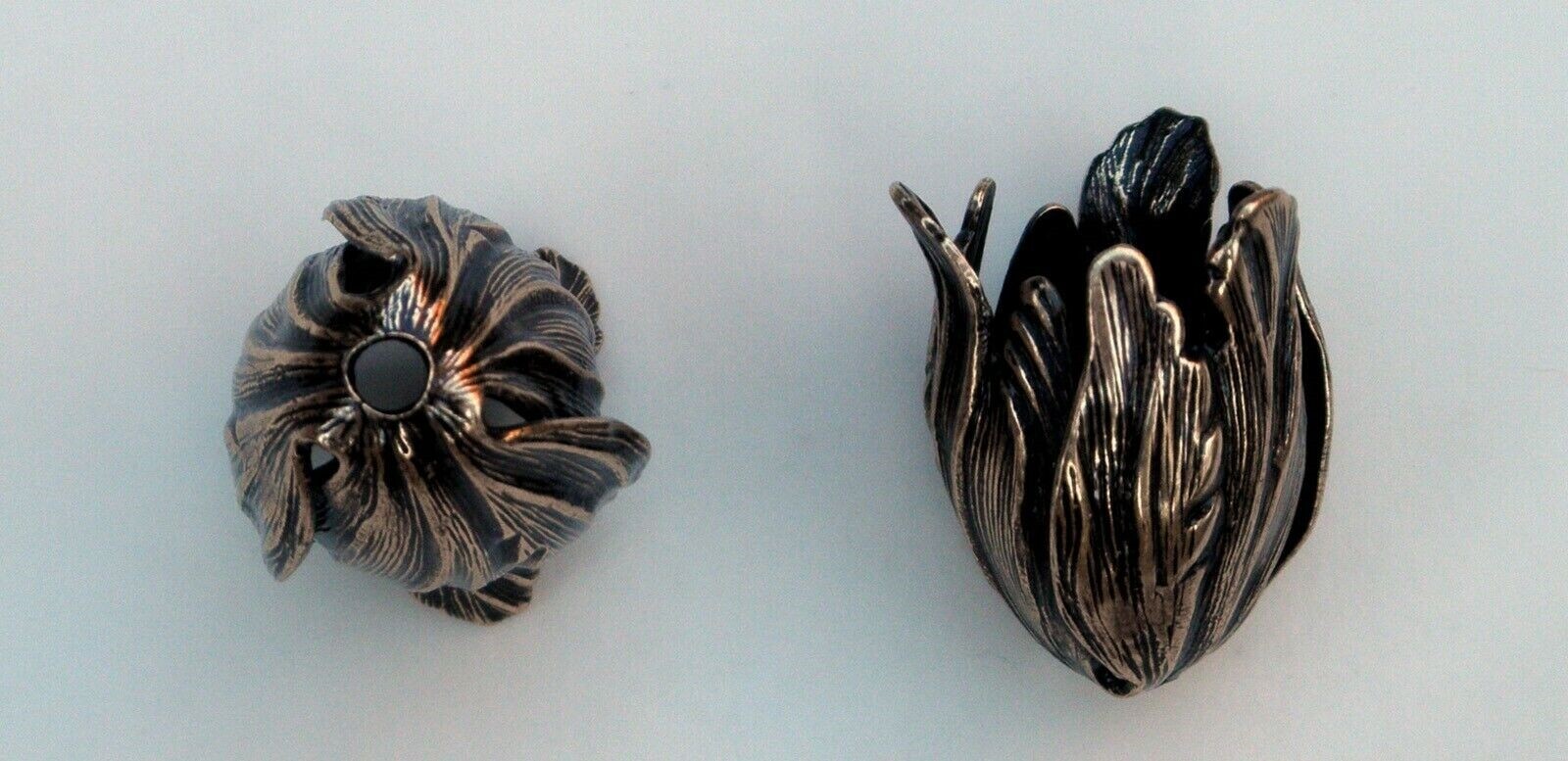 #4007 ANTIQUED GOLD TULIP BEAD CAP/WRAP W/BOTTOM HOLE – 2 Pc Lot
