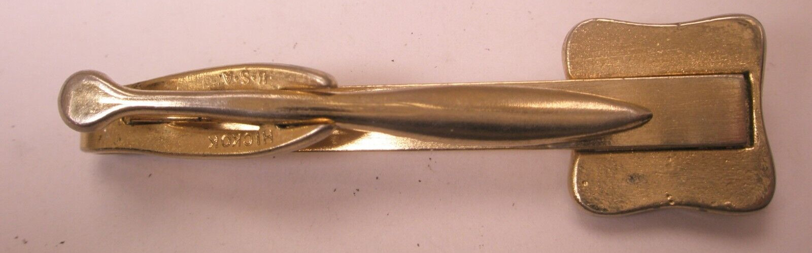 2-1/8″ Gold Flake in Acrylic Gold Tone Vintage HICKOK Tie Bar Clip simple design