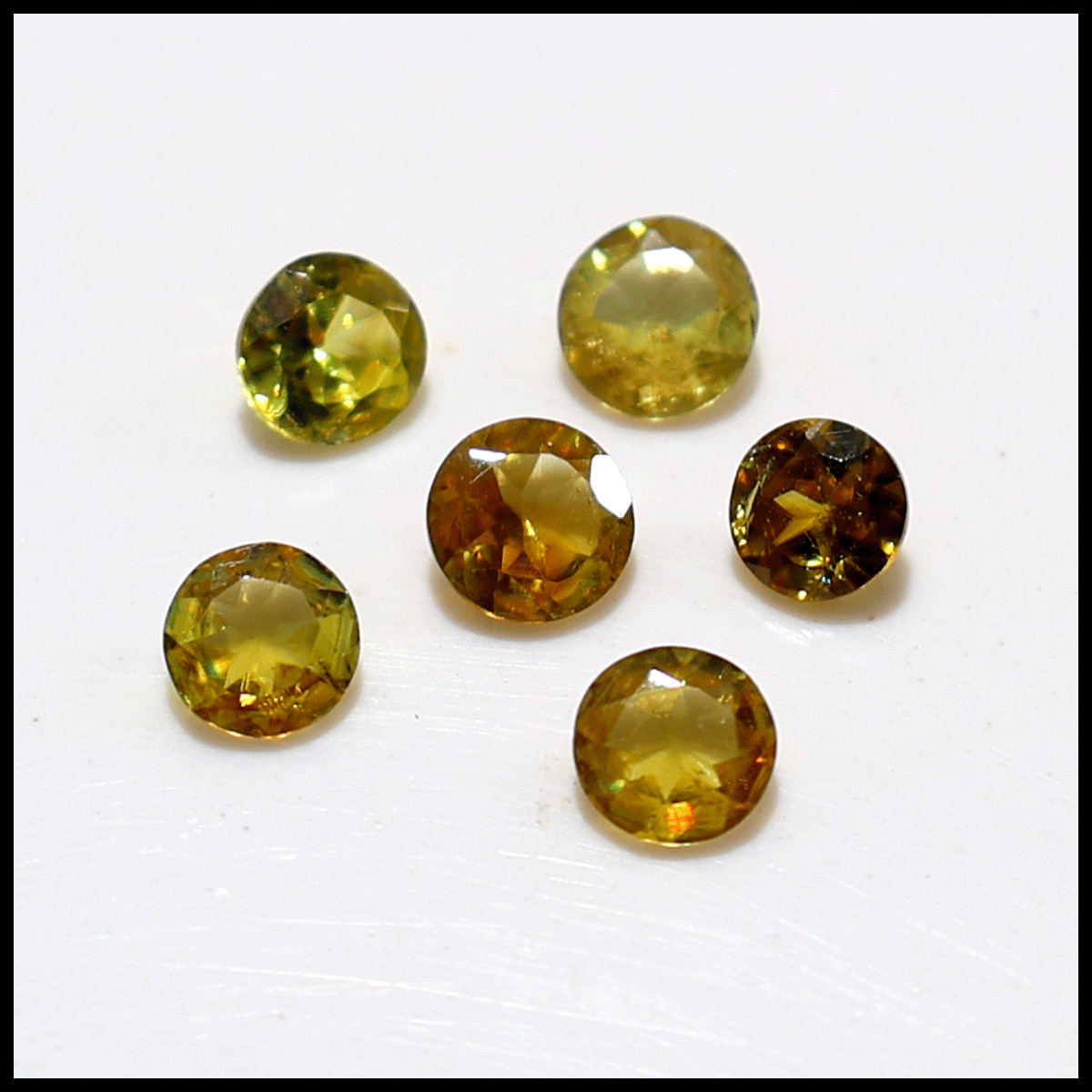 6 PC Natural Sphene Titanite Hi-Quality 4.4mm-5mm Round Faceted Cut Gemstone Lot