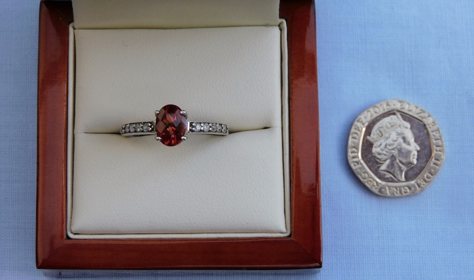 GEMPORIA TGGC CR 9CT WHITE GOLD 1ct RED ANDESINE WHITE TOPAZ RING 2g SIZE N 1/2
