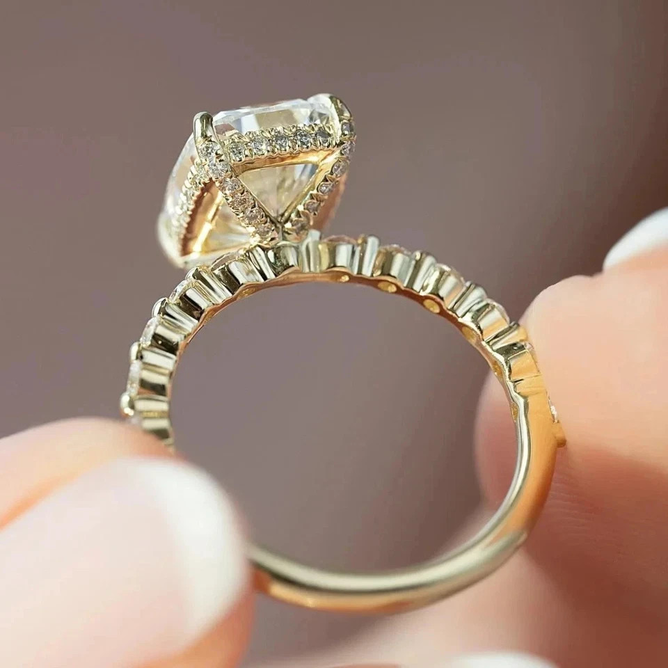 IGI 2.50 Ct Cushion F/VS1 Lab Grown Diamond Women Wedding Ring 14K Yellow Gold