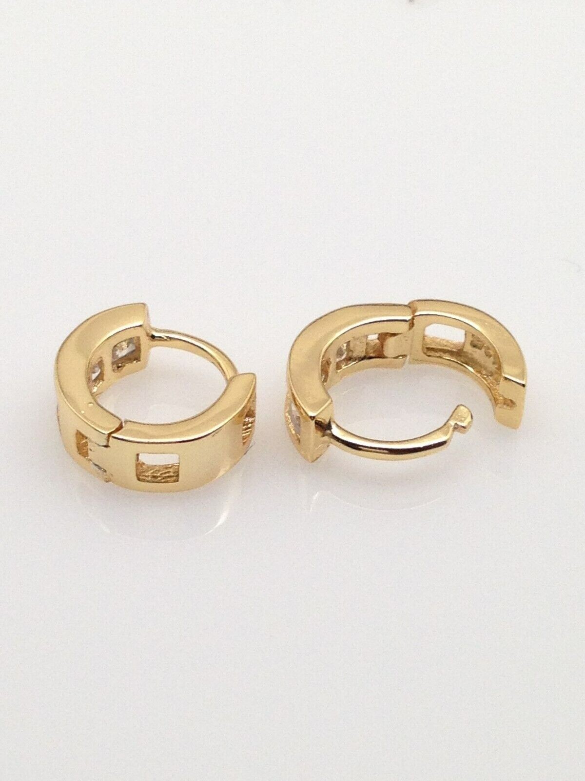 925 Sterling Silver Princess CZ Huggie Hoop Earrings Gold 9.5mm/6.9mm x3.5 TINY