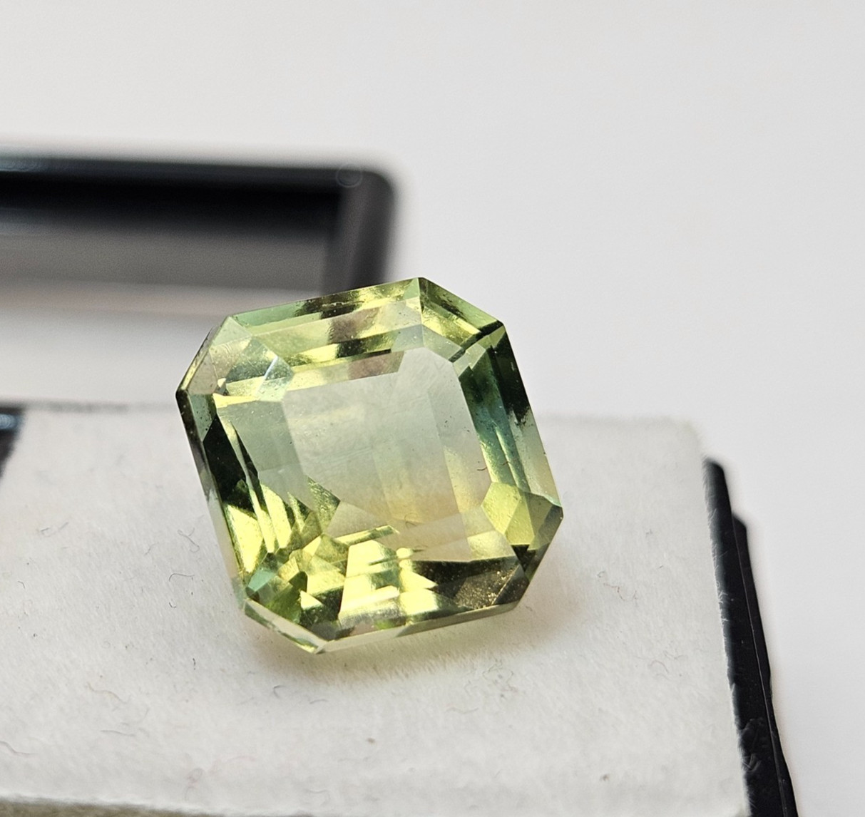 Asscher Cut 6-7 Ct Tourmaline Bi-Colour Certified Loose GEMSTONE For Ring Making
