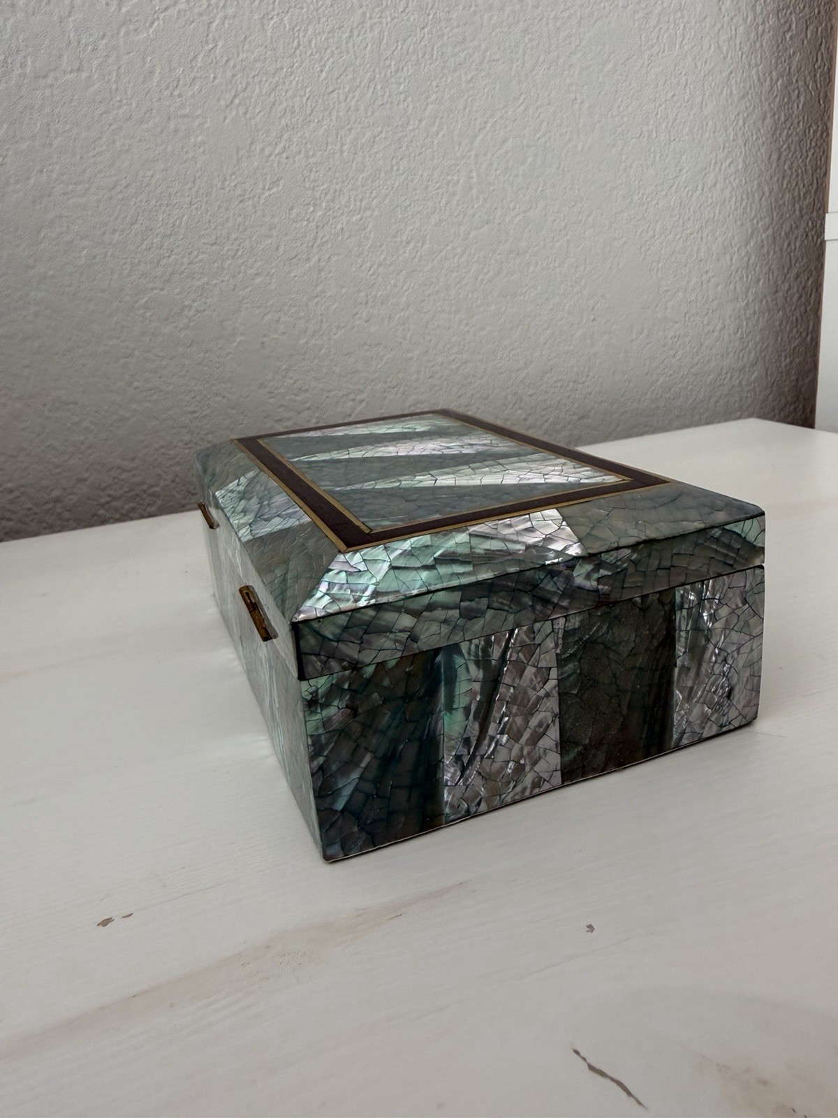 Vintage MCM Maitland-Smith Tessellated Abalone & Mother of Pearl 6×4 Trinket Box