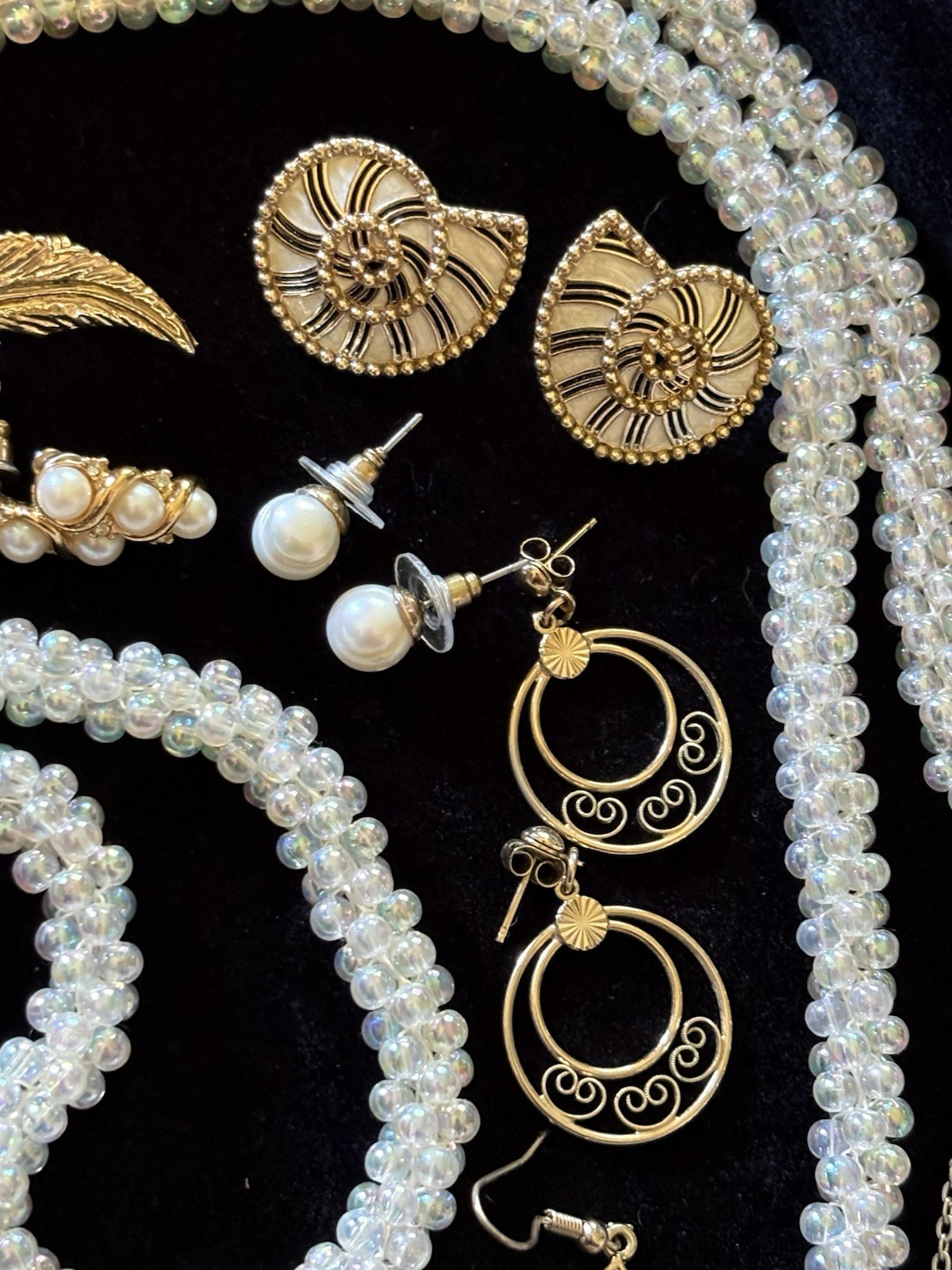VTG Mix Estate Jewelry Lot 25pc White & Gold Tone Rhinestone Lucite All Wearable