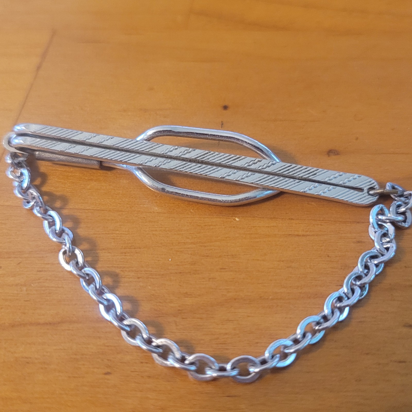 Vintage Hickok Silver Tone Tie Bar Chain Loop Clip Made In USA 1950s
